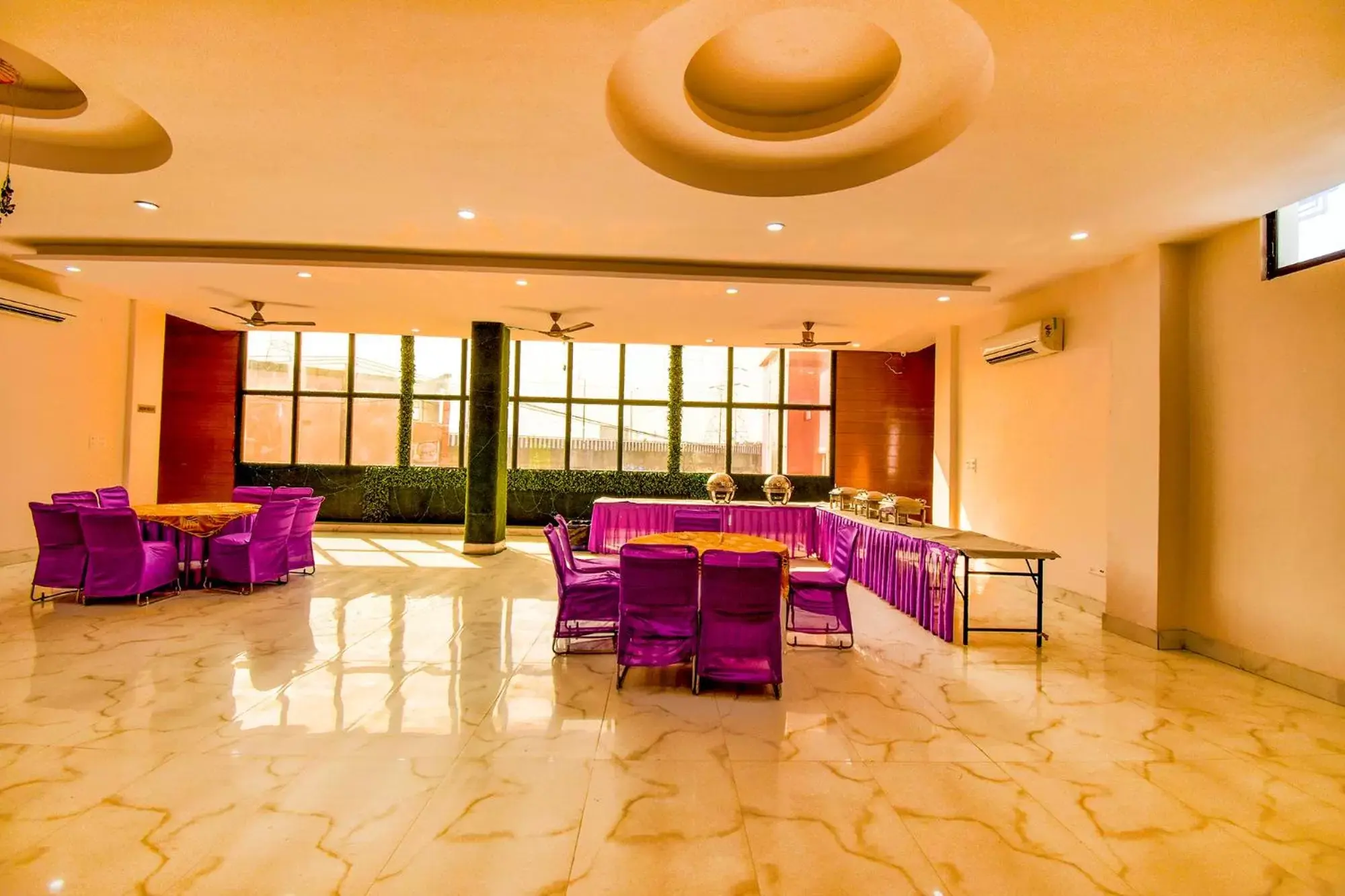 Restaurant/places to eat in FabHotel Prime Sumanglam Restaurant/places to eat in FabHotel Prime Sumanglam