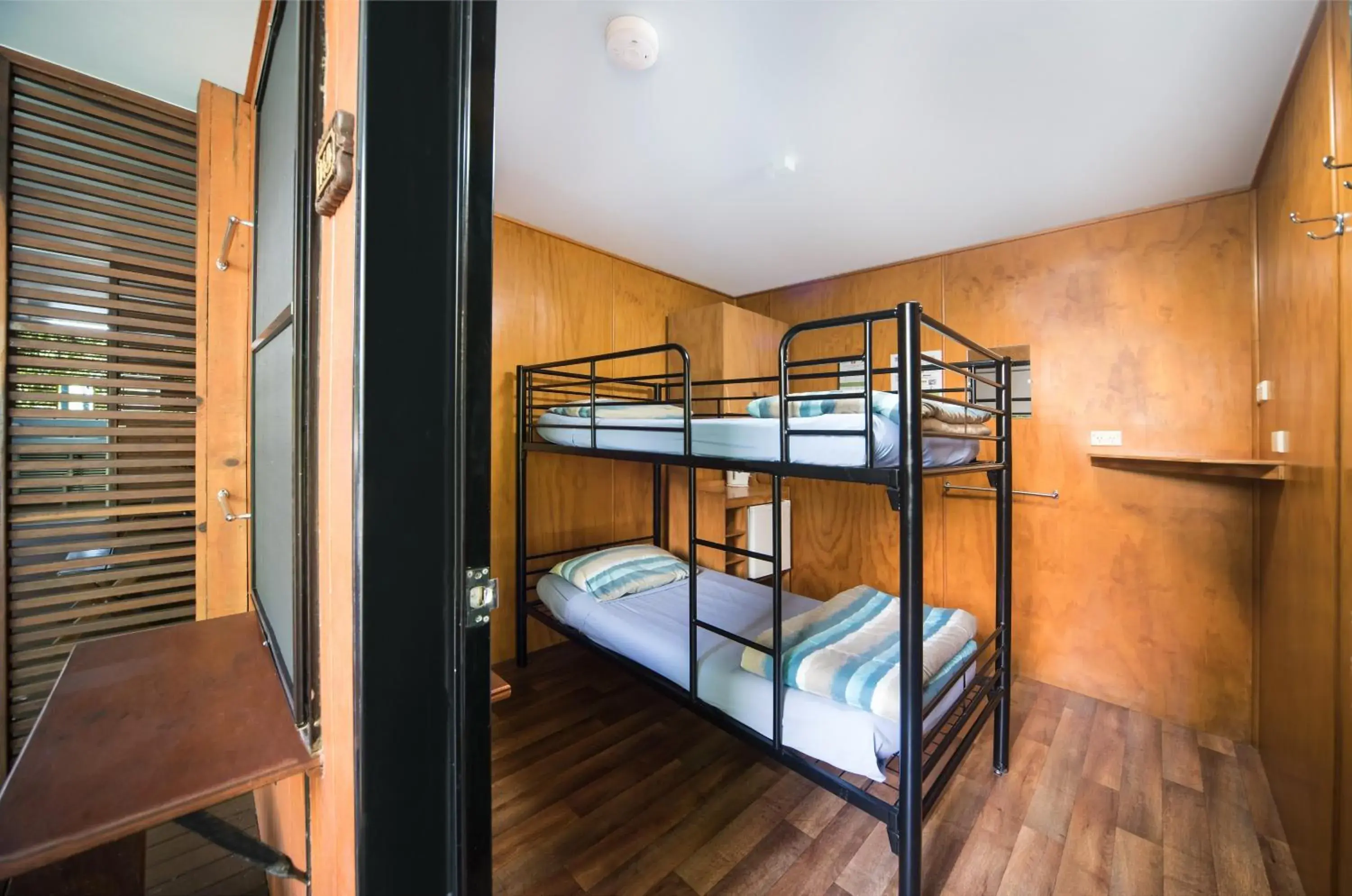 Photo of the whole room, Bunk Bed in Airlie Beach Magnums - Adults Only