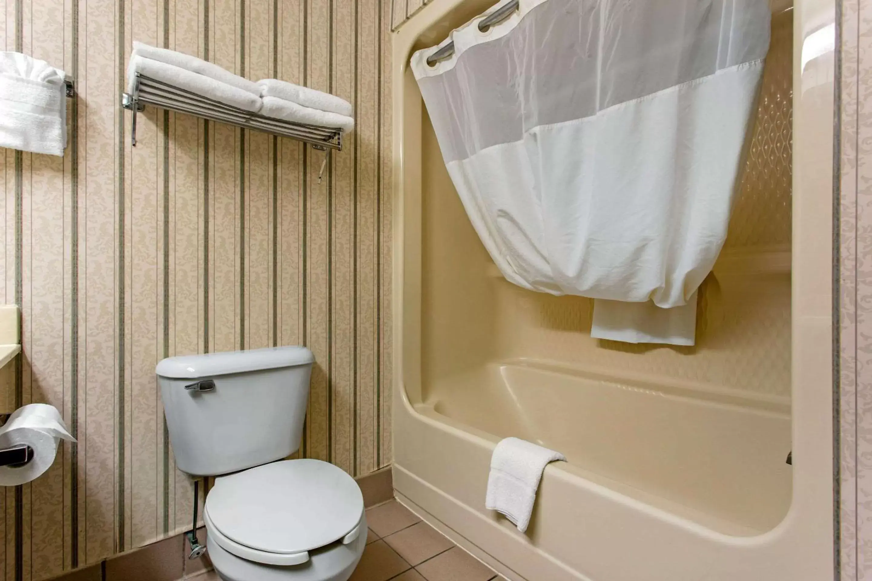 Photo of the whole room, Bathroom in Quality Inn Surfside Myrtle Beach