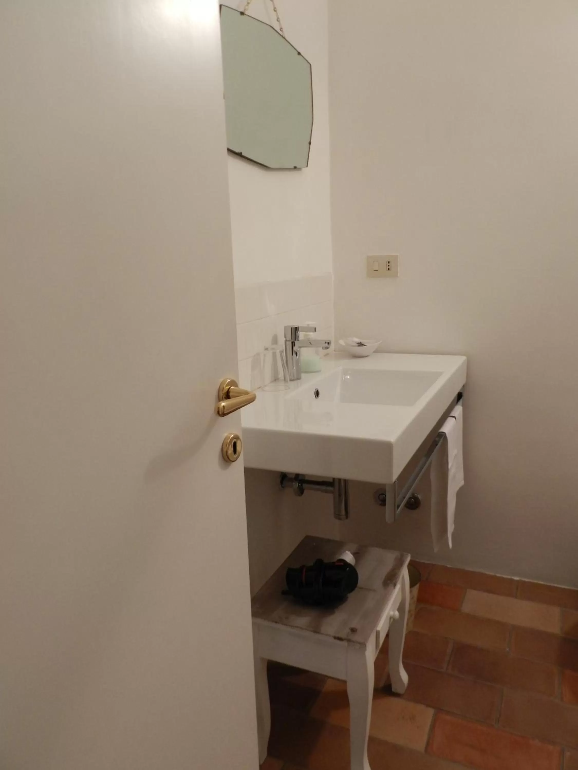 Bathroom in Vicolo del Lupo Guesthouse