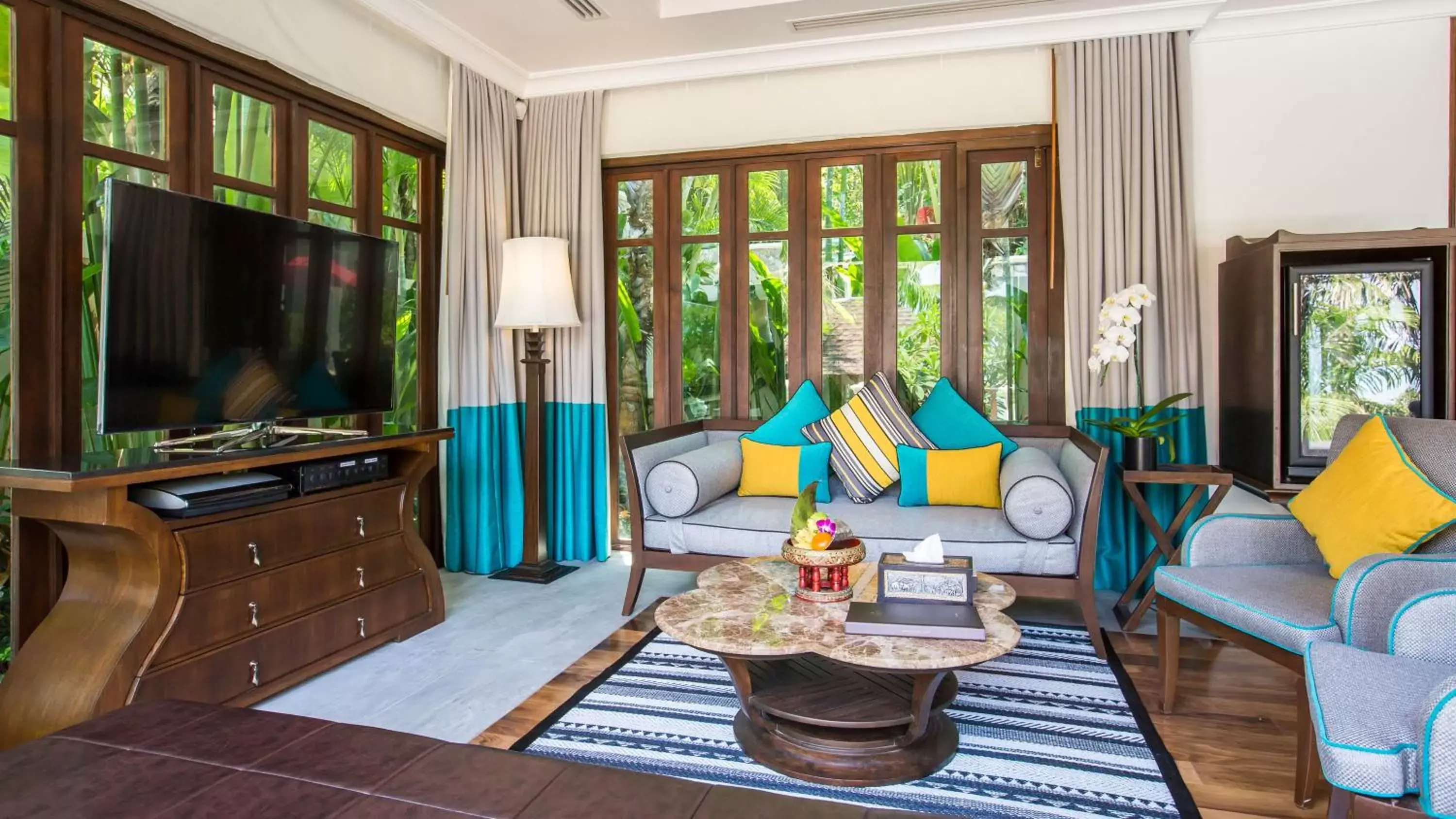 Photo of the whole room, Seating Area in InterContinental Pattaya Resort, an IHG Hotel