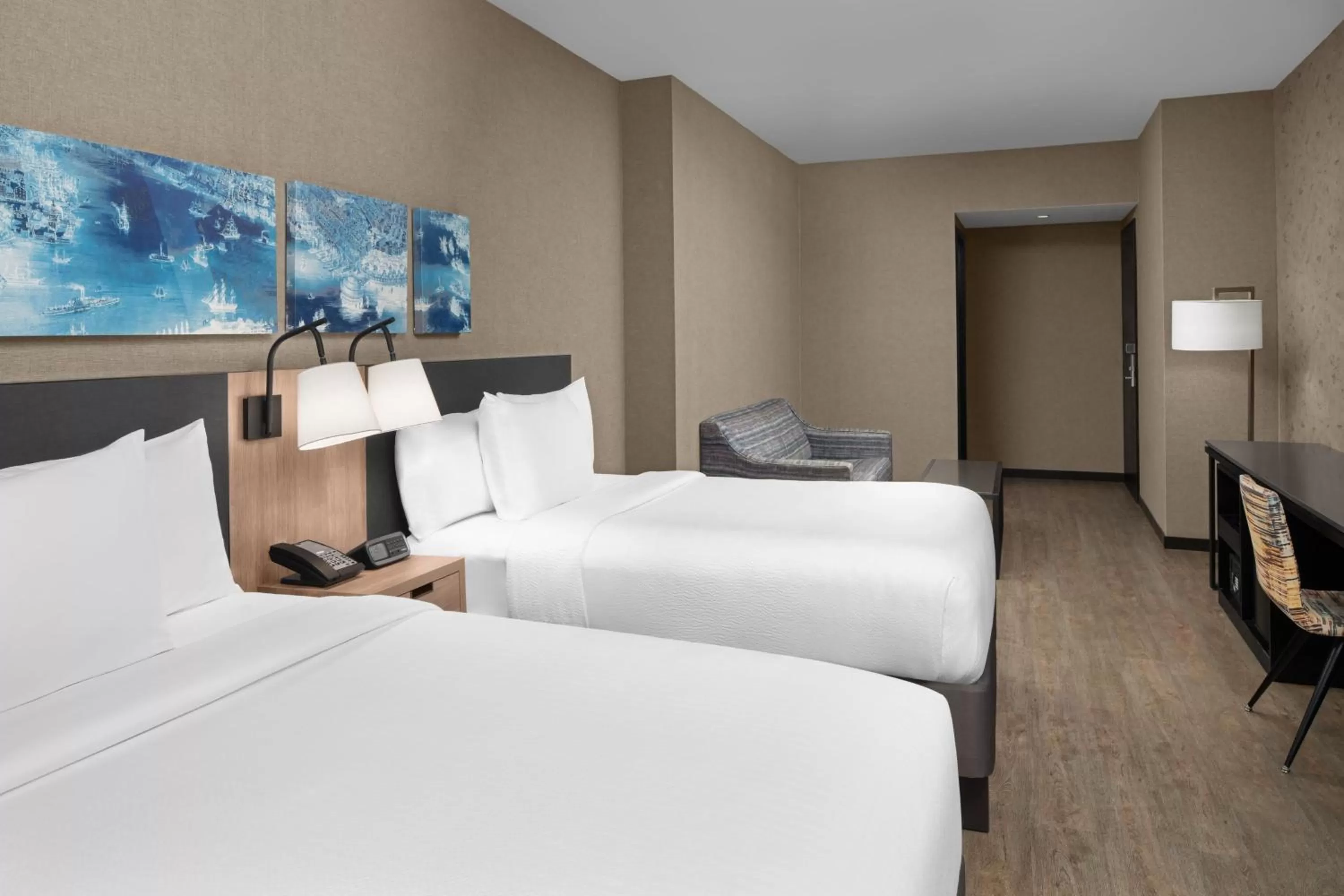 Photo of the whole room, Bed in Courtyard by Marriott New York World Trade Center Area