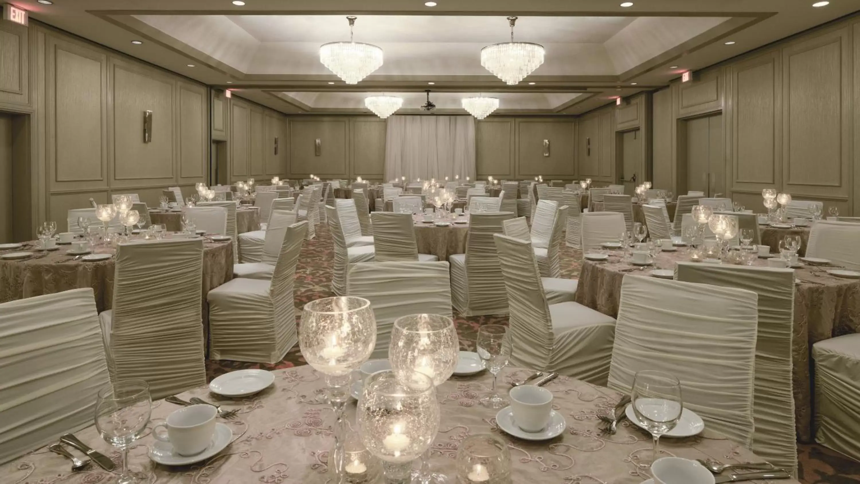 Banquet/Function facilities, Restaurant/Places to Eat in Holiday Inn Winnipeg-South, an IHG Hotel