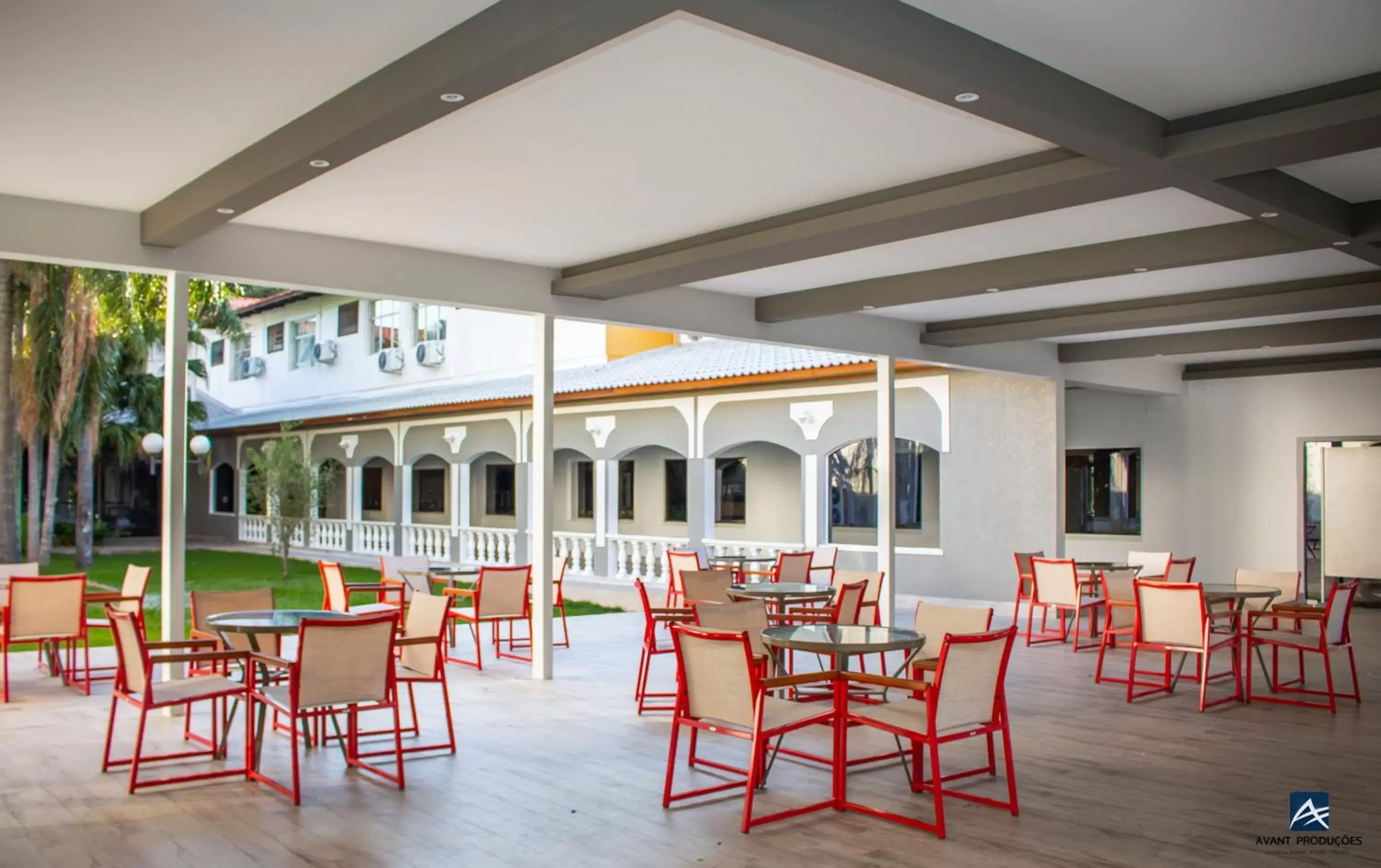 Lounge or bar in Grand Carimã Resort & Convention Center Lounge or bar in Grand Carimã Resort & Convention Center