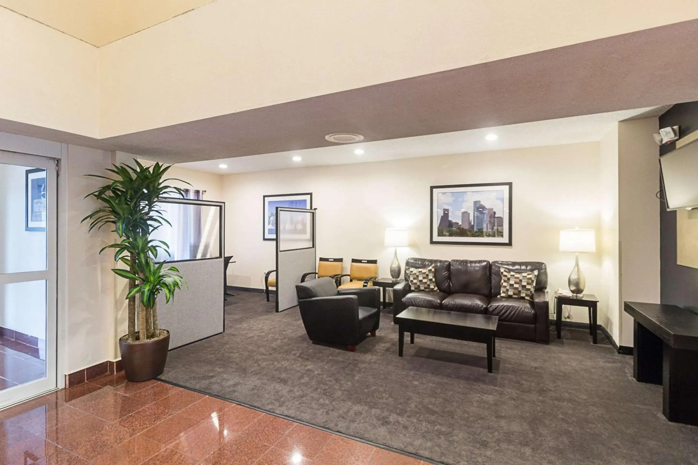 Lobby or reception, Seating Area in Quality Inn and Suites Westchase
