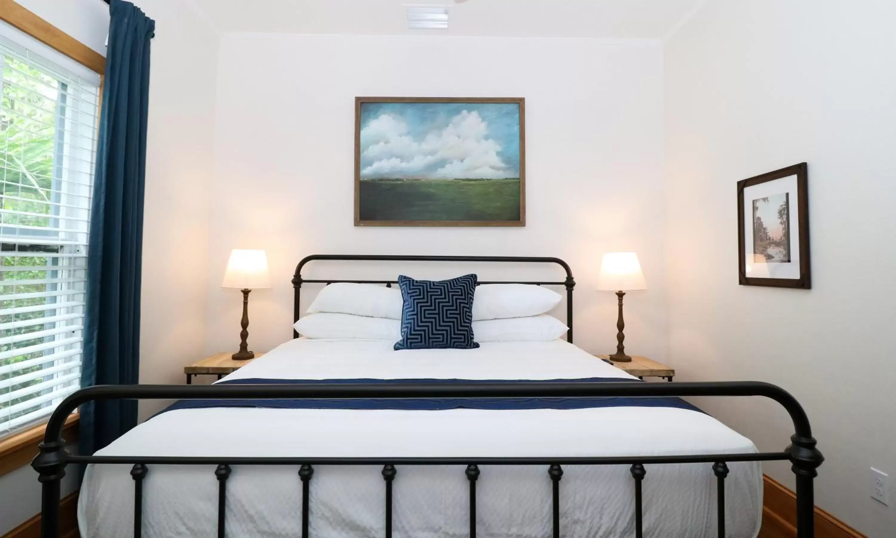 Bed in Sweetwater Branch Inn Bed in Sweetwater Branch Inn