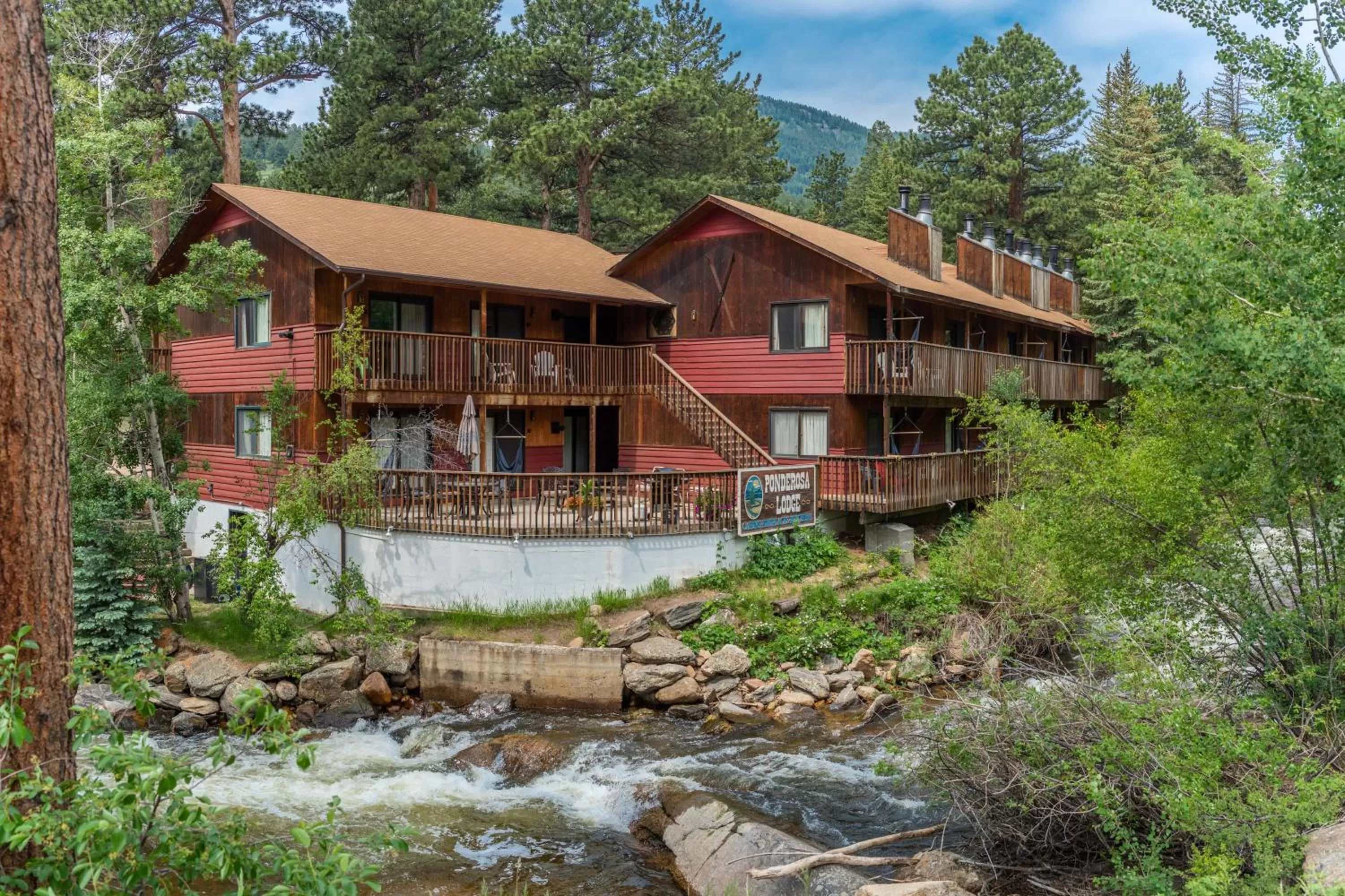Property building in Ponderosa Lodge