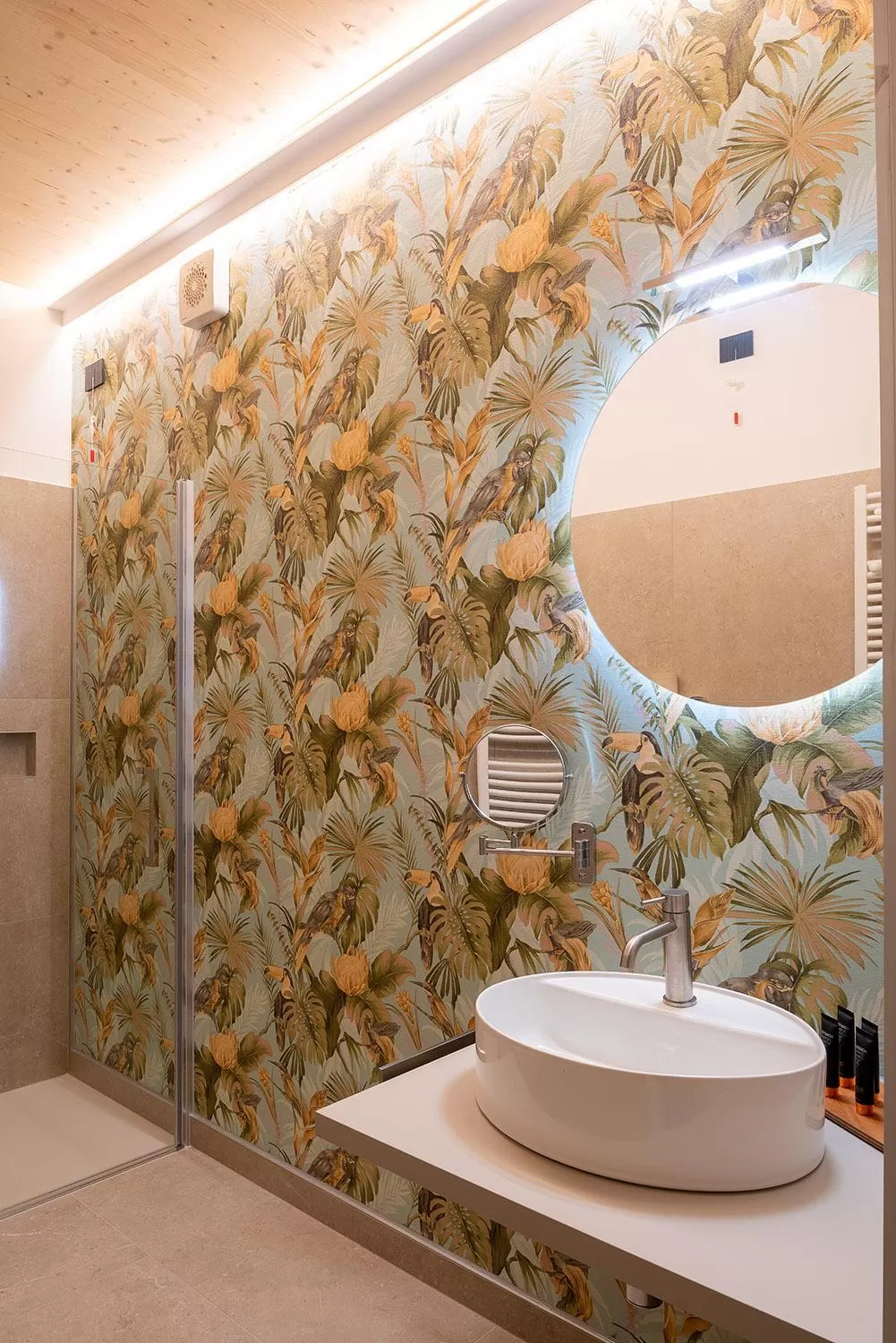 Shower in Relais Limonaia - Suites & Garden SPA