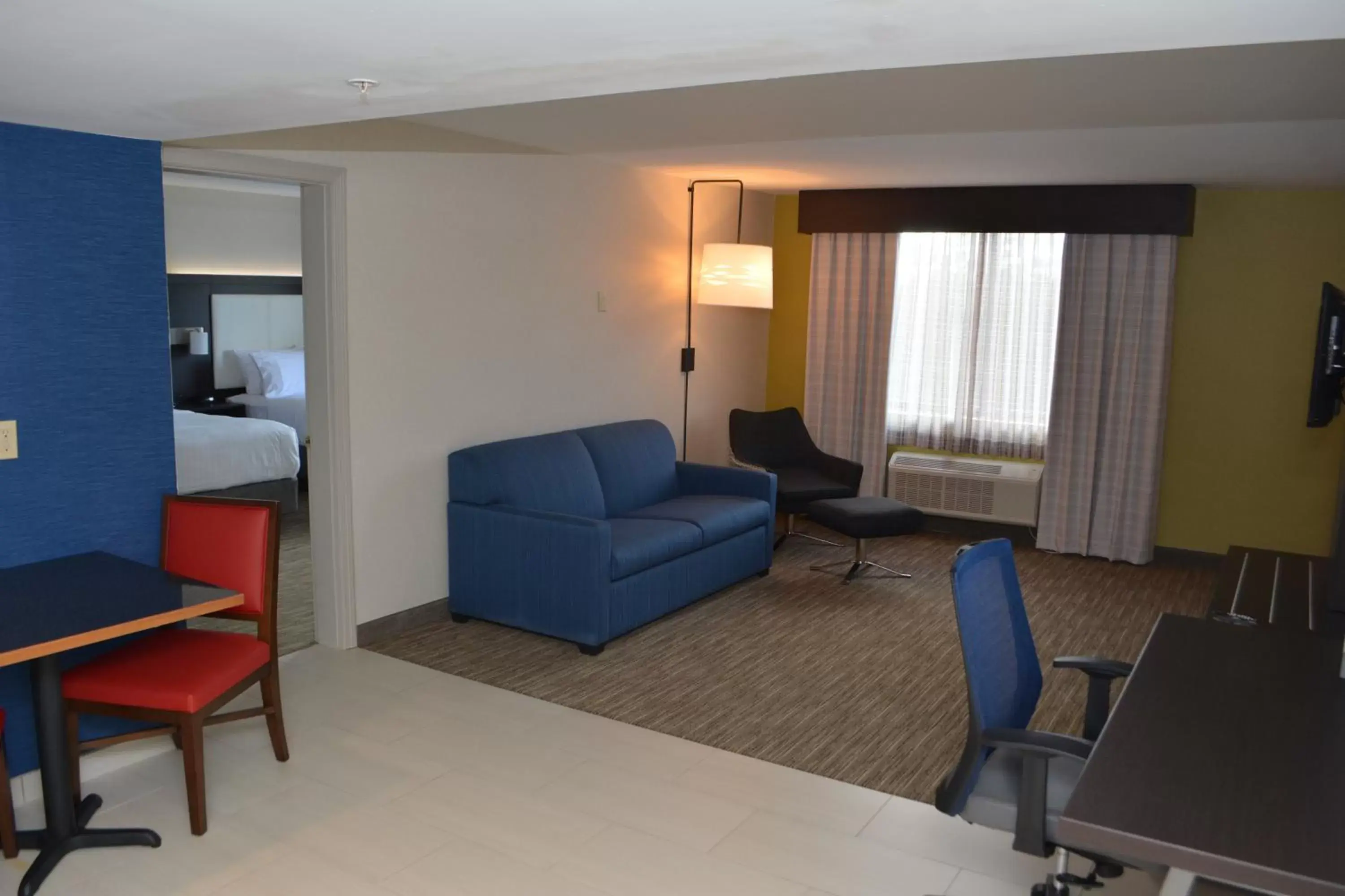 Photo of the whole room, Seating Area in Holiday Inn Express & Suites Waterville - North, an IHG Hotel