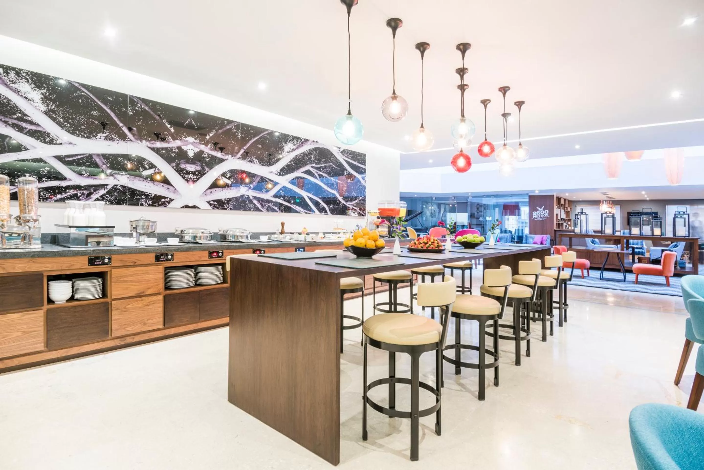 Restaurant/Places to Eat in Cosmos 100 Executive