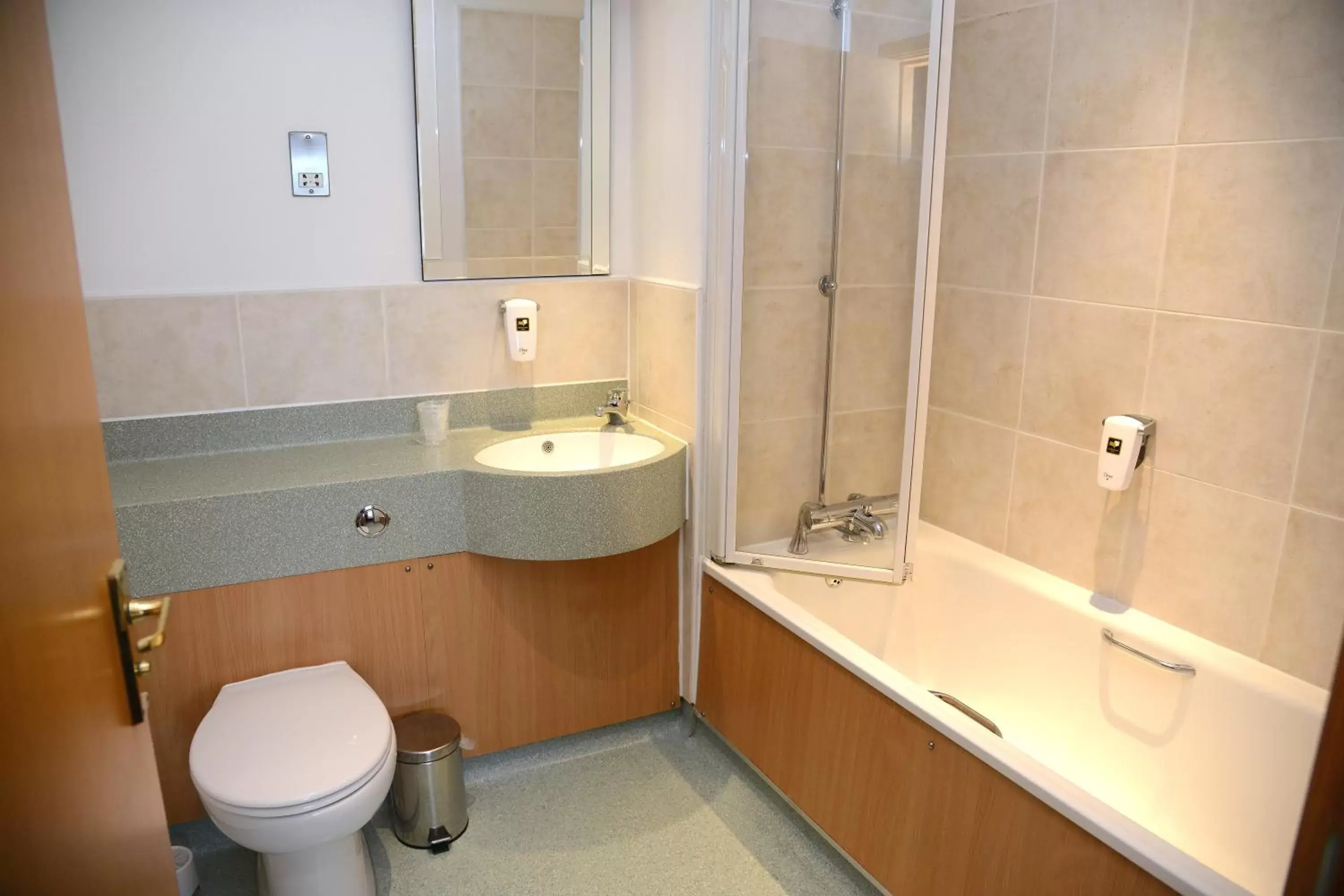 Bathroom in Crewe & Harpur, Derby by Marston's Inns