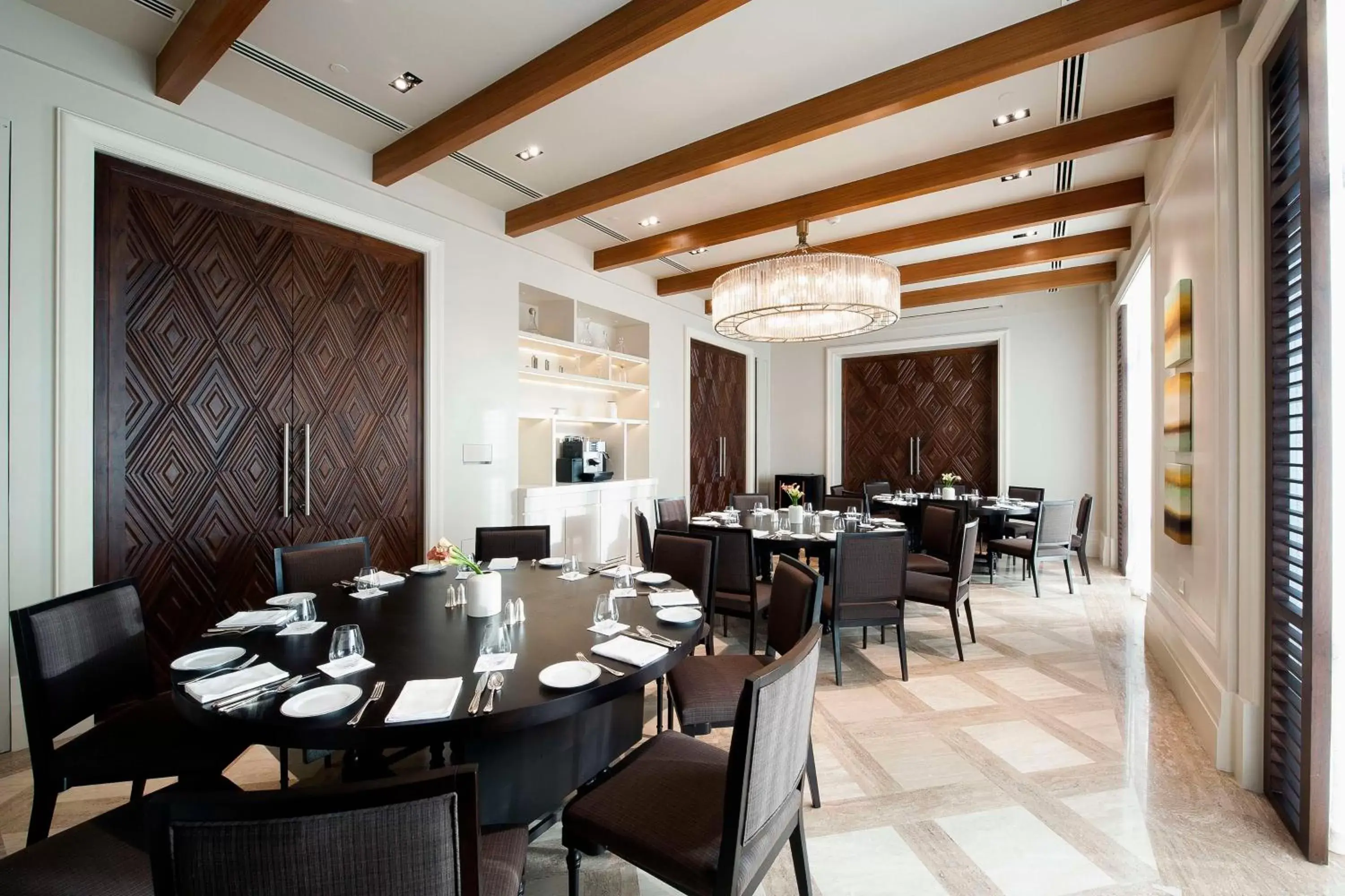 Photo of the whole room, Restaurant/Places to Eat in Park Hyatt Chennai