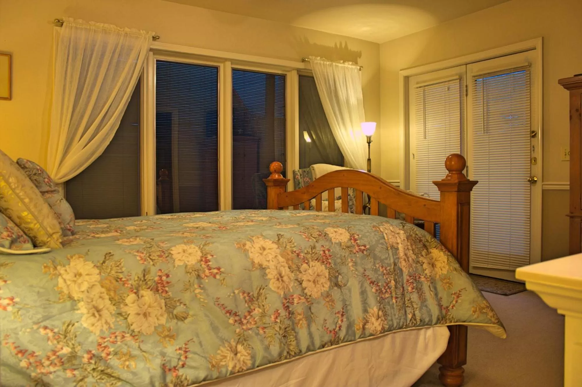 Bed in Black Bear Manor