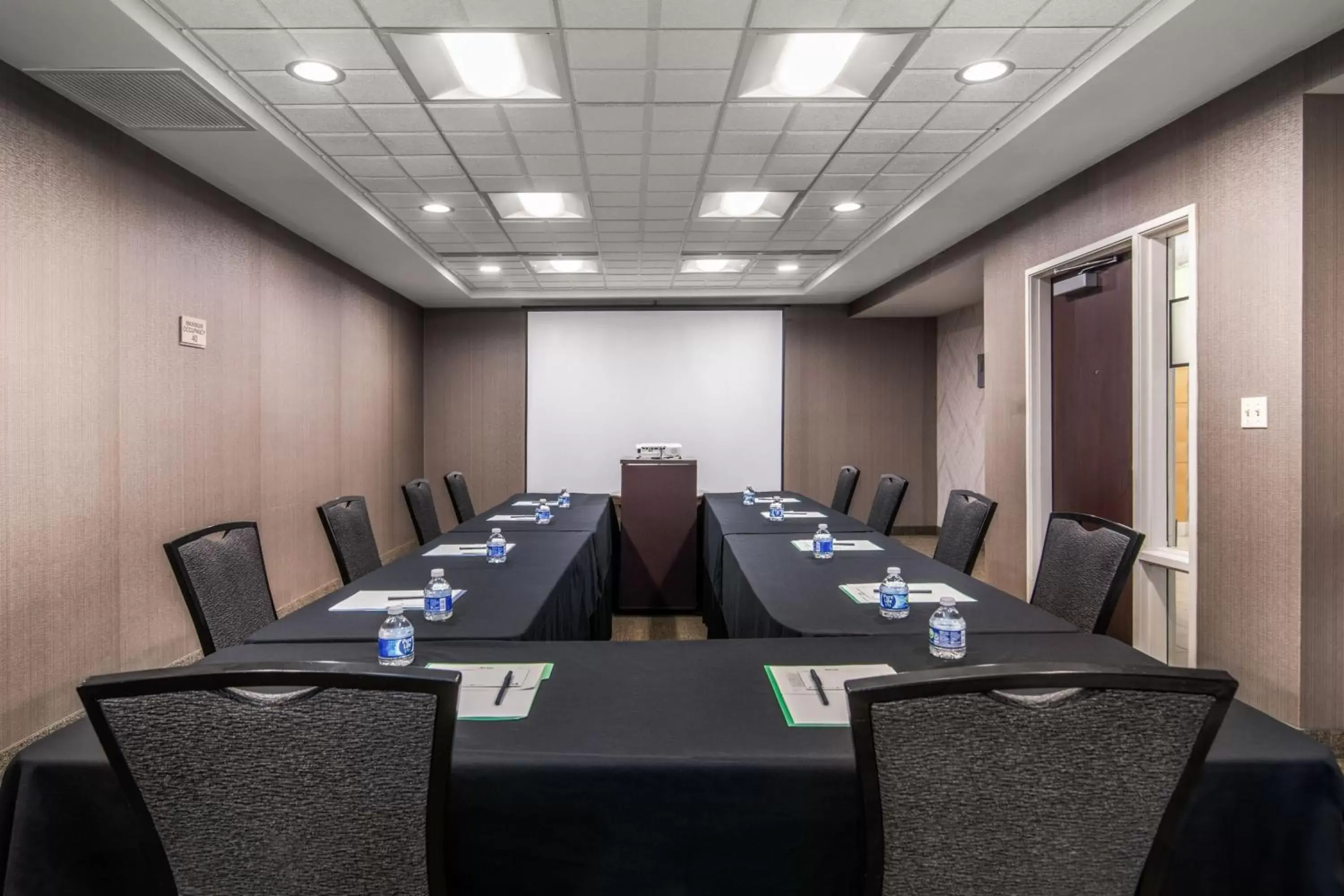 Meeting/conference room in SpringHill Suites Phoenix Glendale Sports & Entertainment District