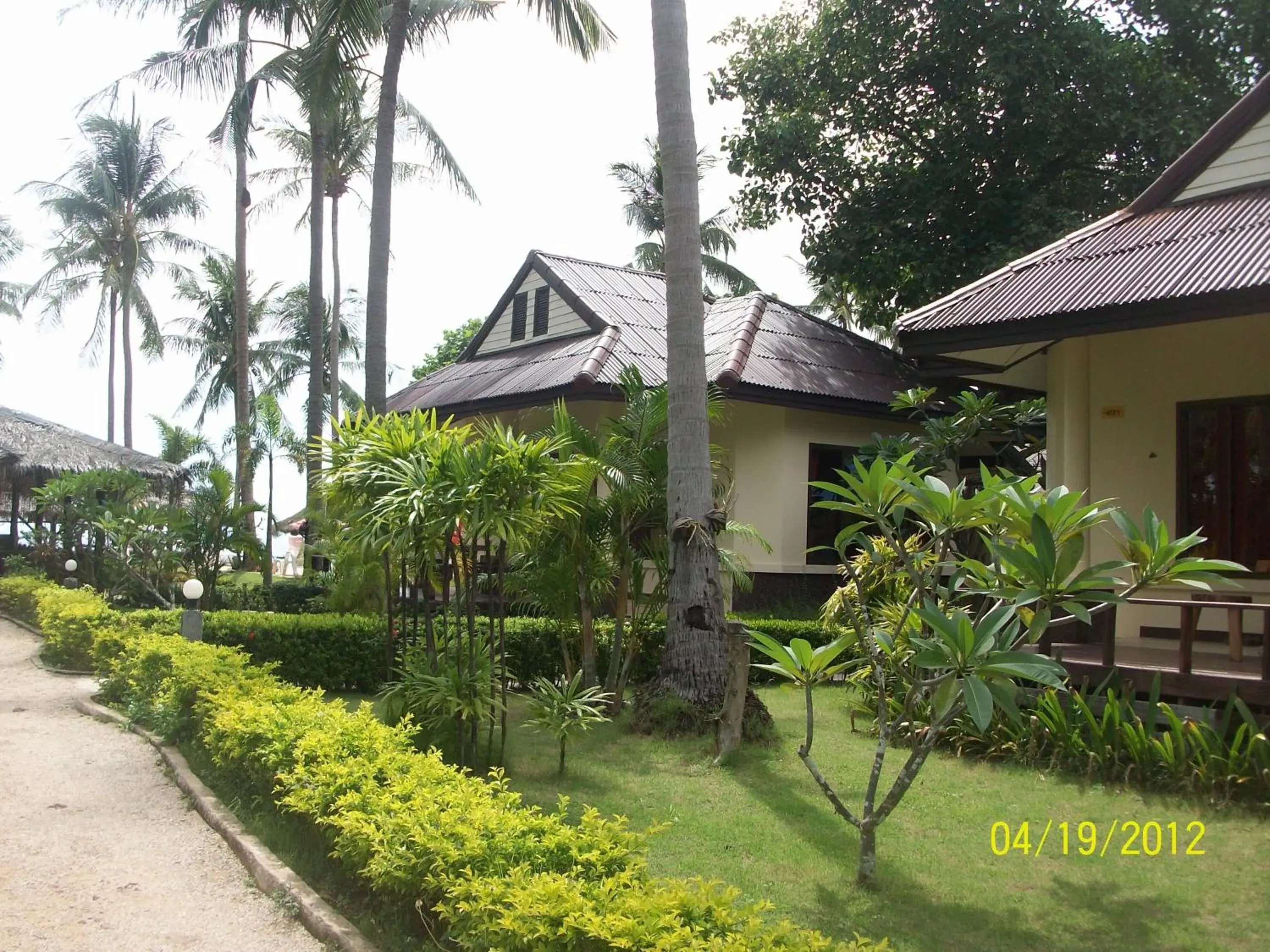 Facade/entrance, Property Building in Moonwalk Lanta Resort