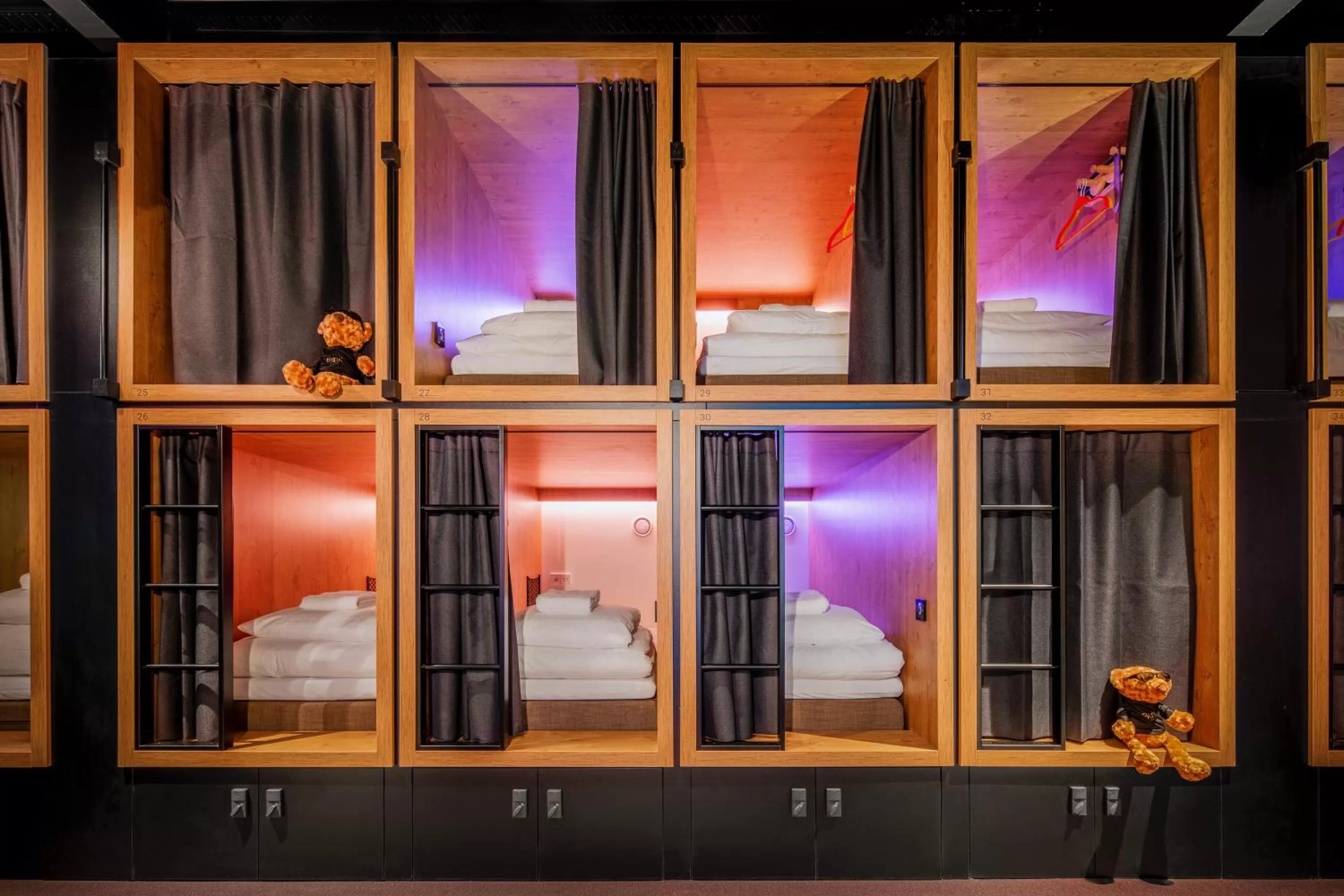 bunk bed, Bed in Bunk Hotel Amsterdam