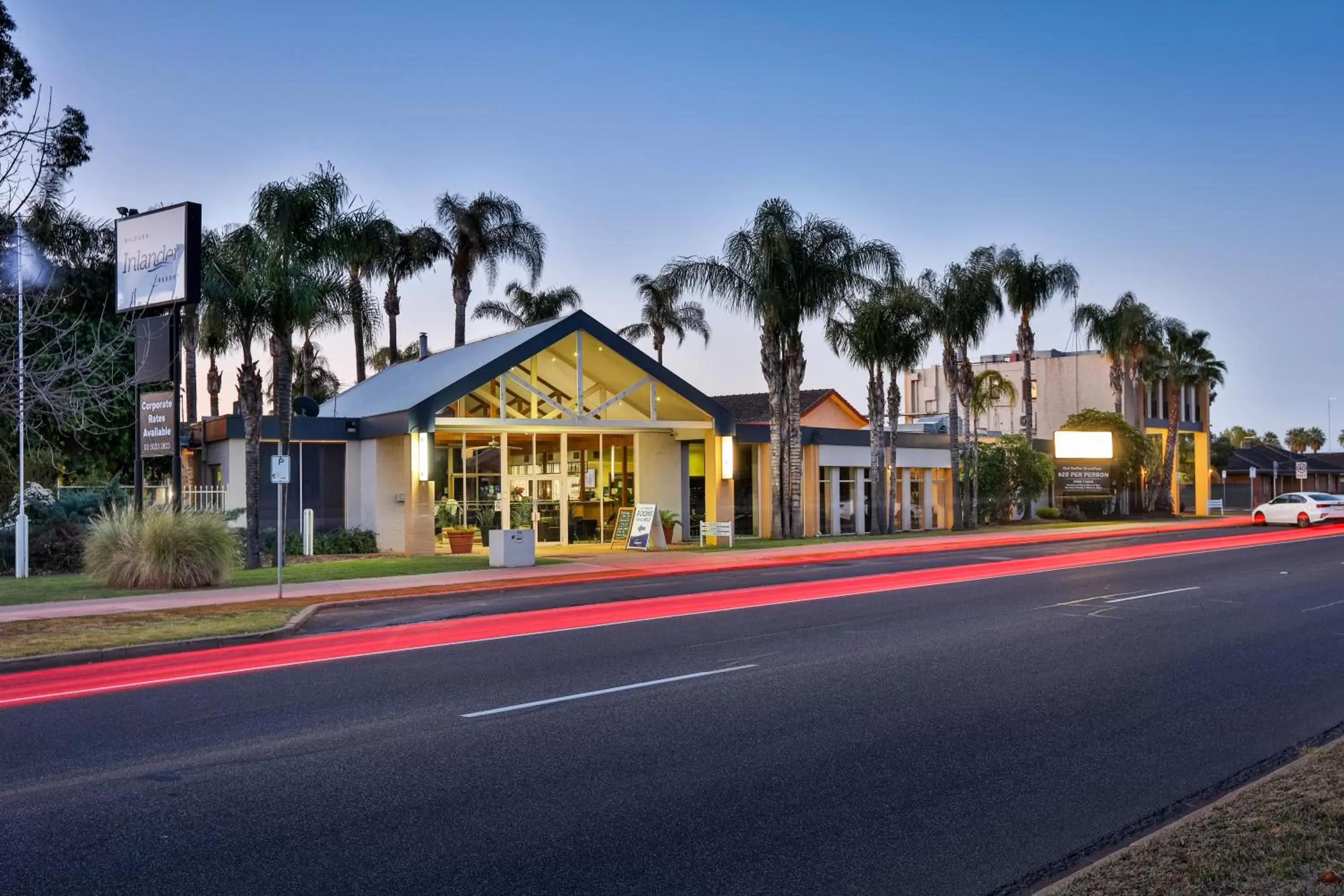 Street view, Property Building in Mildura Inlander Resort