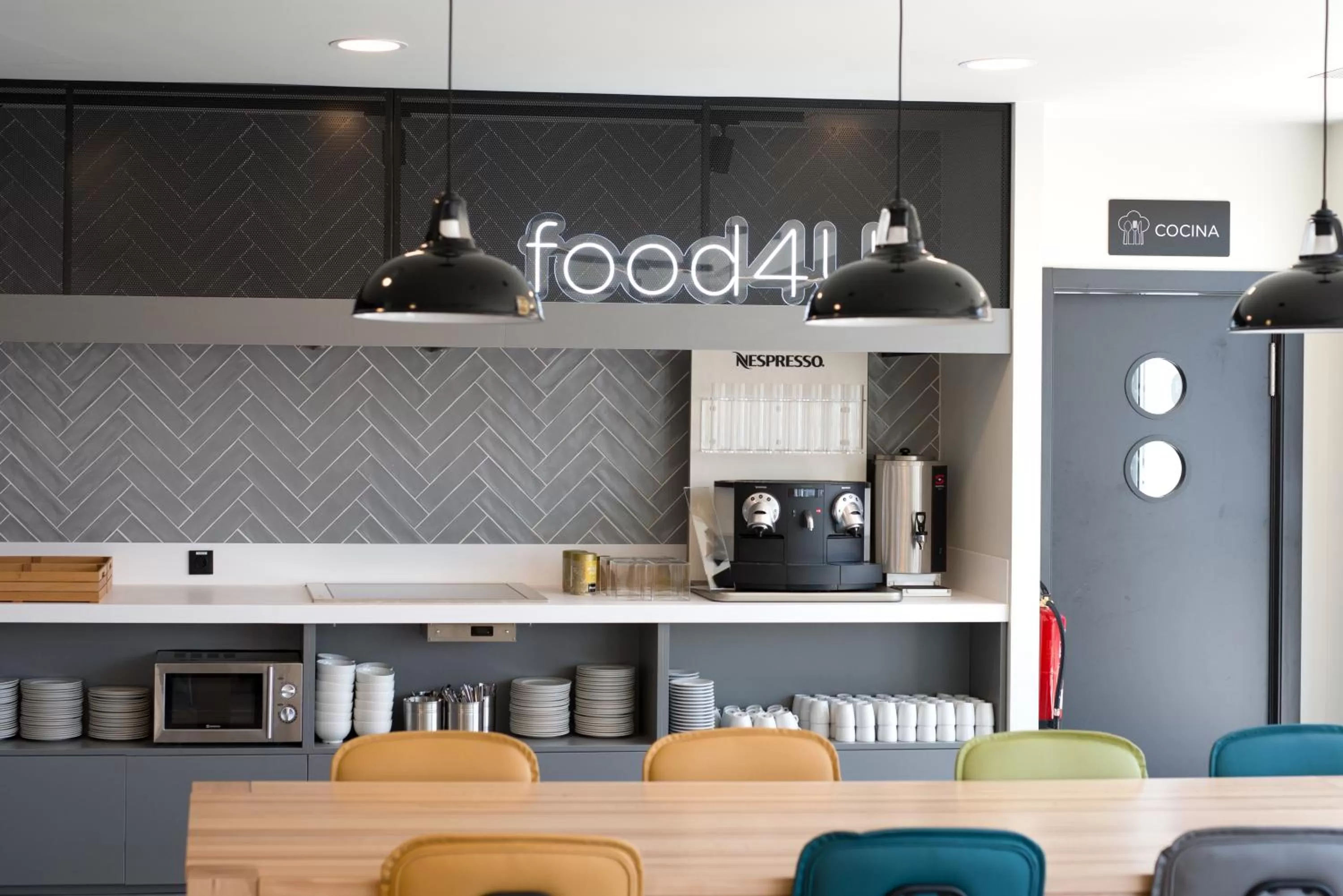 Restaurant/places to eat in Hotel Bed4U Santander