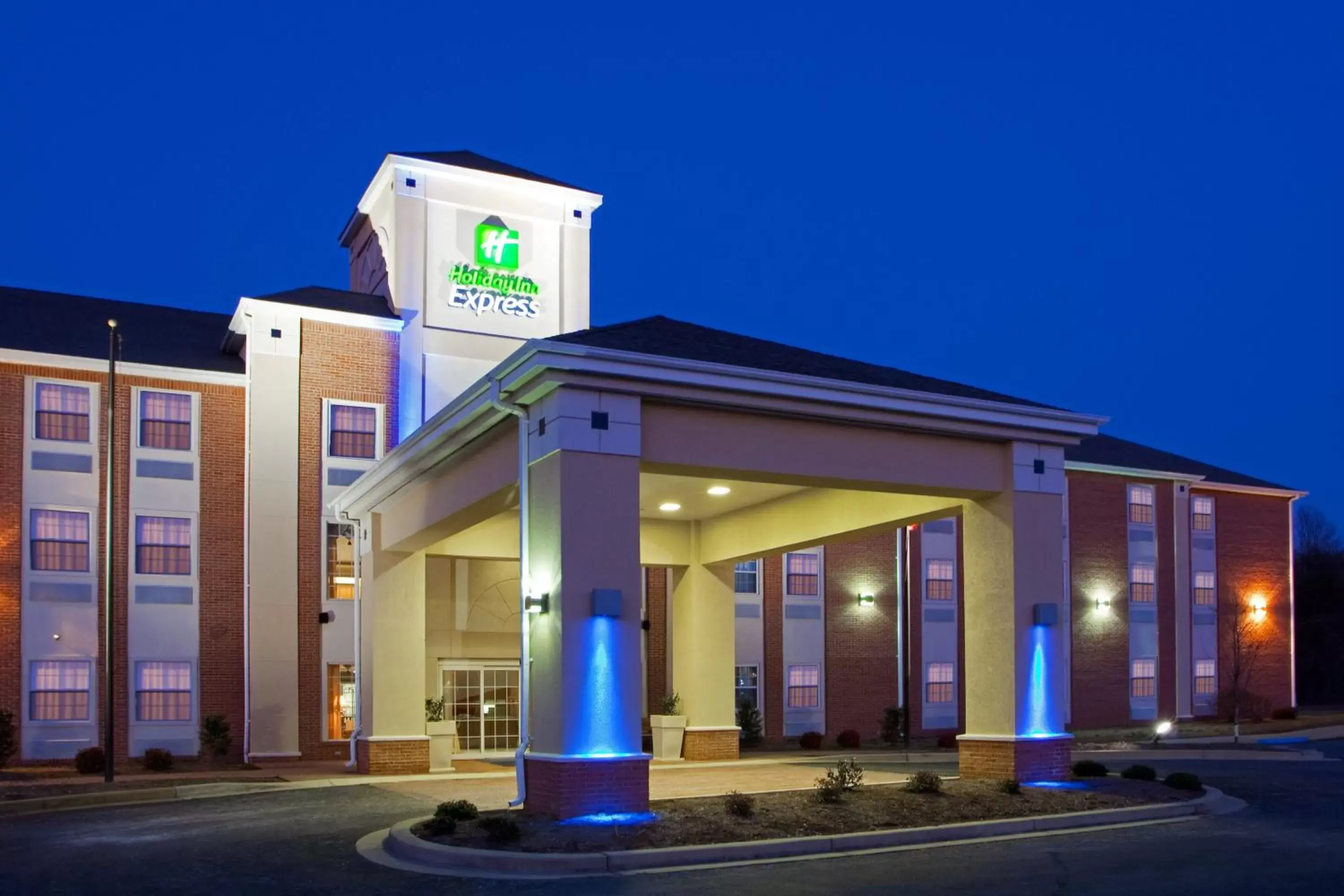 Property Building in Holiday Inn Express Prince Frederick, an IHG Hotel