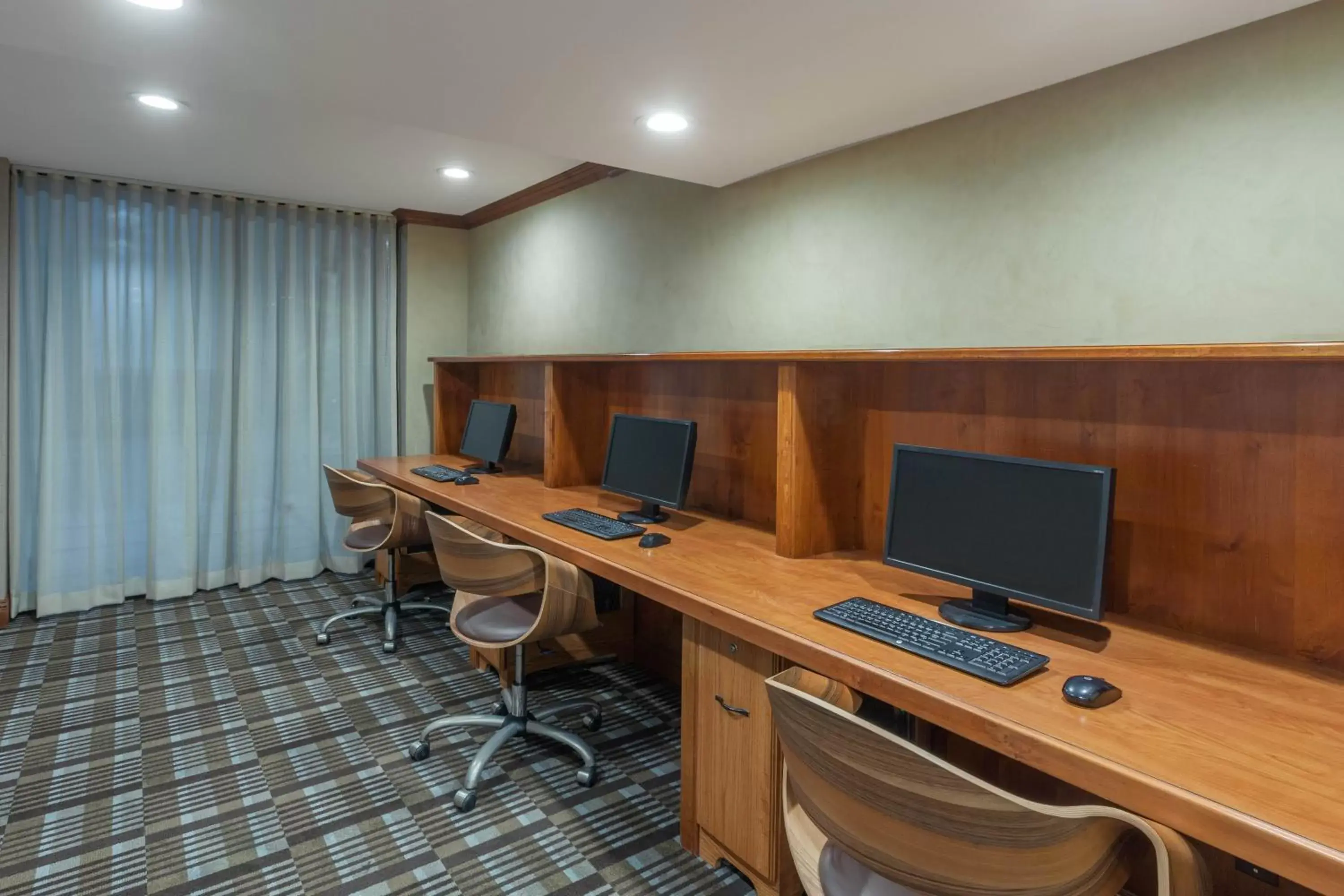 Business facilities, Business Area/Conference Room in Wyndham Visalia