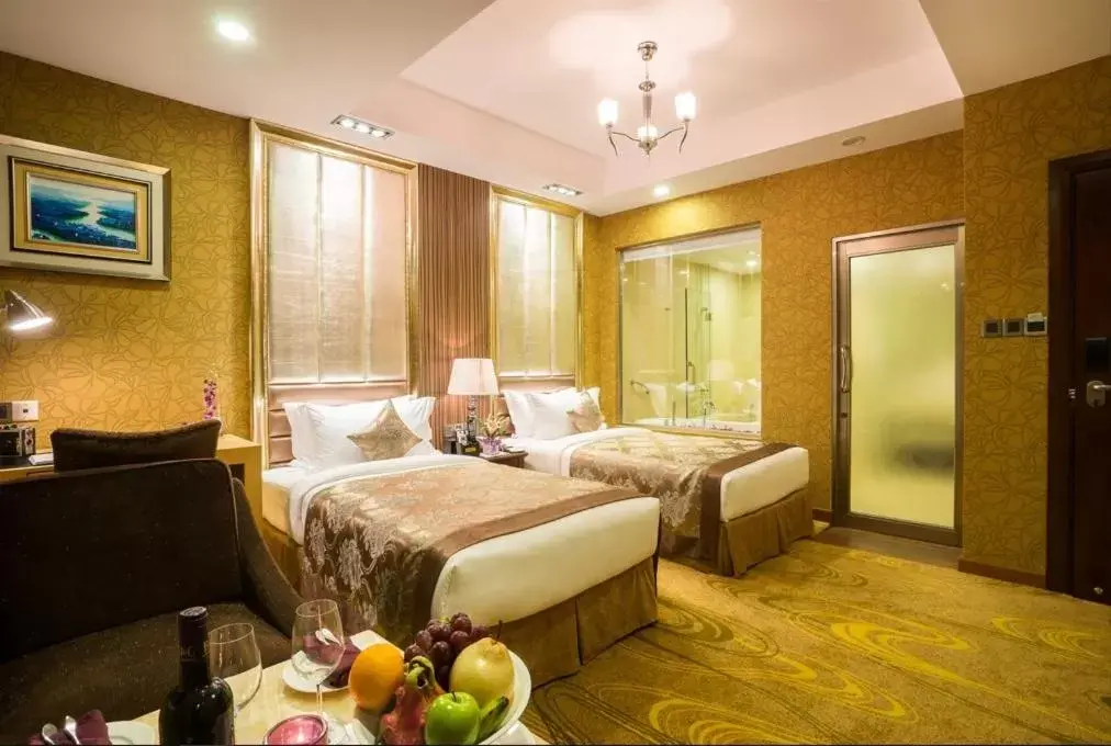 Bed in Best Western Chinatown Hotel