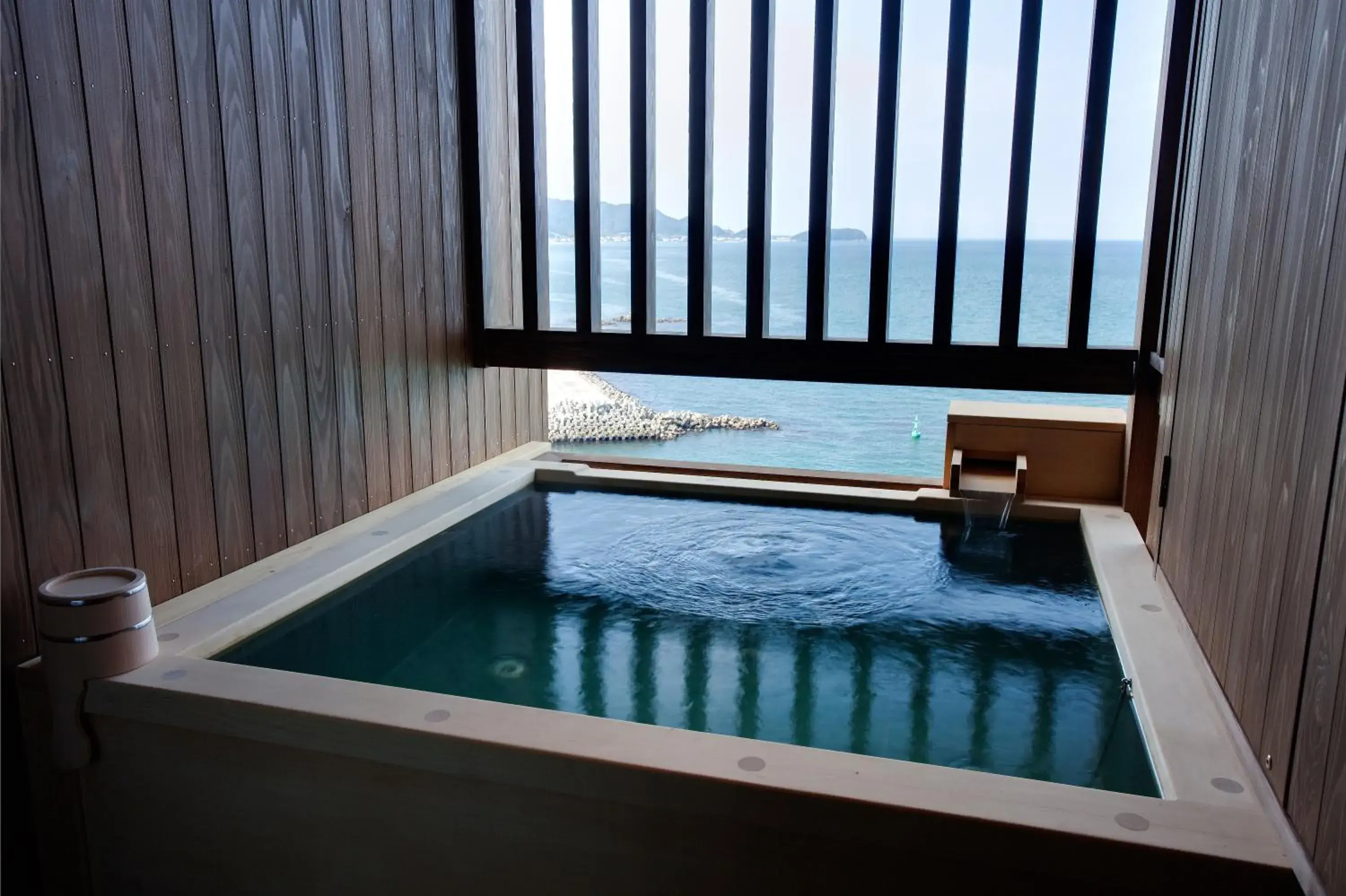 Bathroom, Swimming Pool in Hanagoyomi - Sumoto Onsen