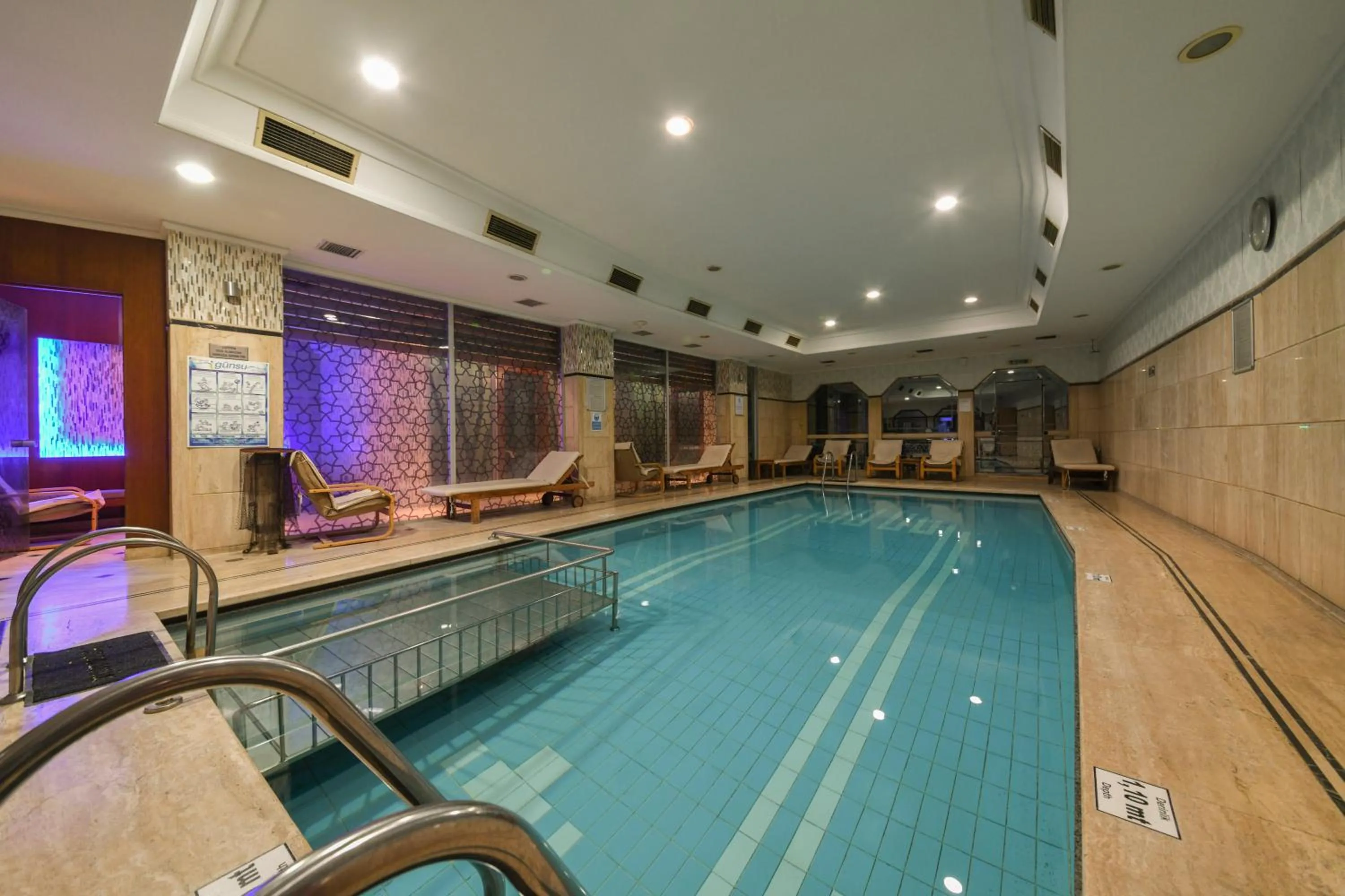 Swimming pool in Grand Star Hotel Bosphorus & Spa