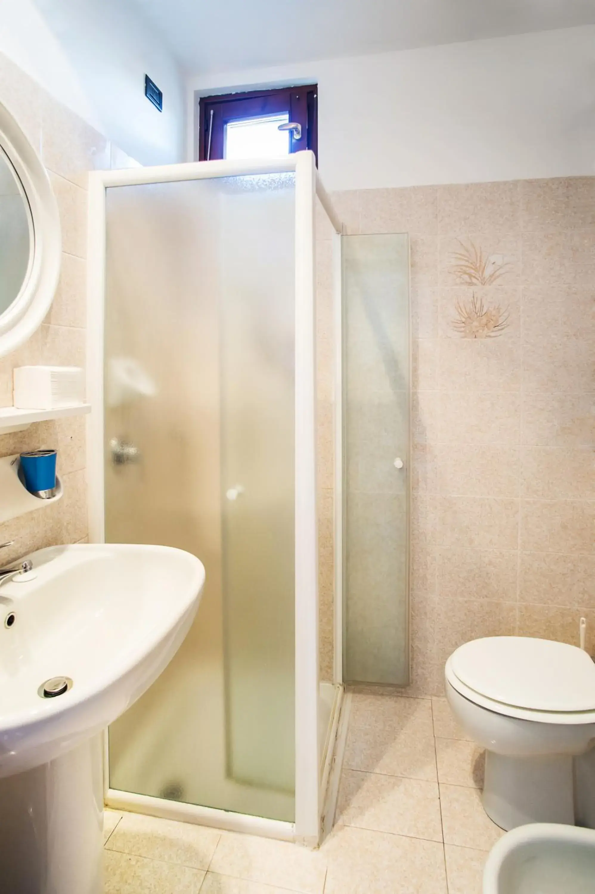Shower, Bathroom in Hotel Il Castello