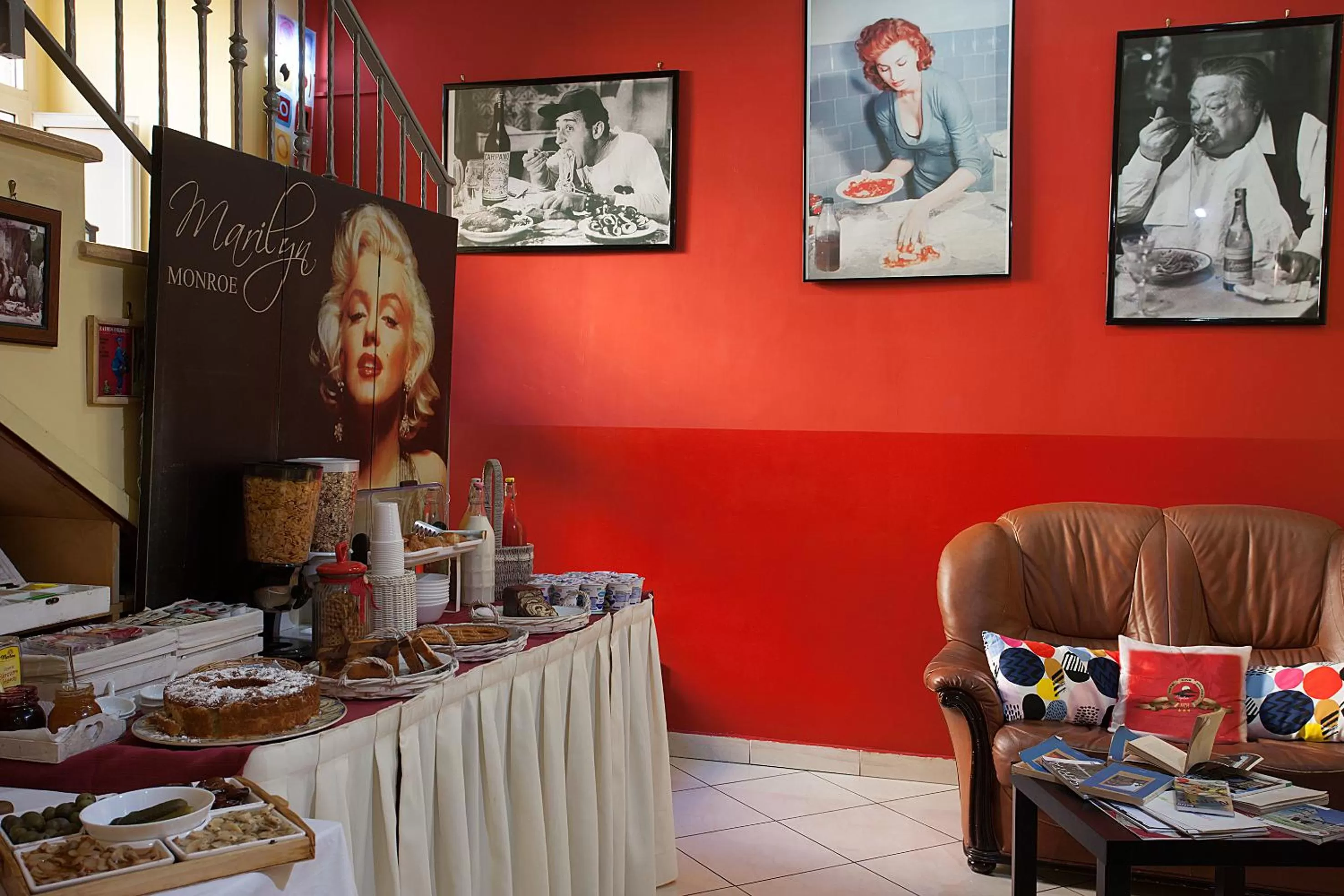 Buffet breakfast in Hotel Cineholiday