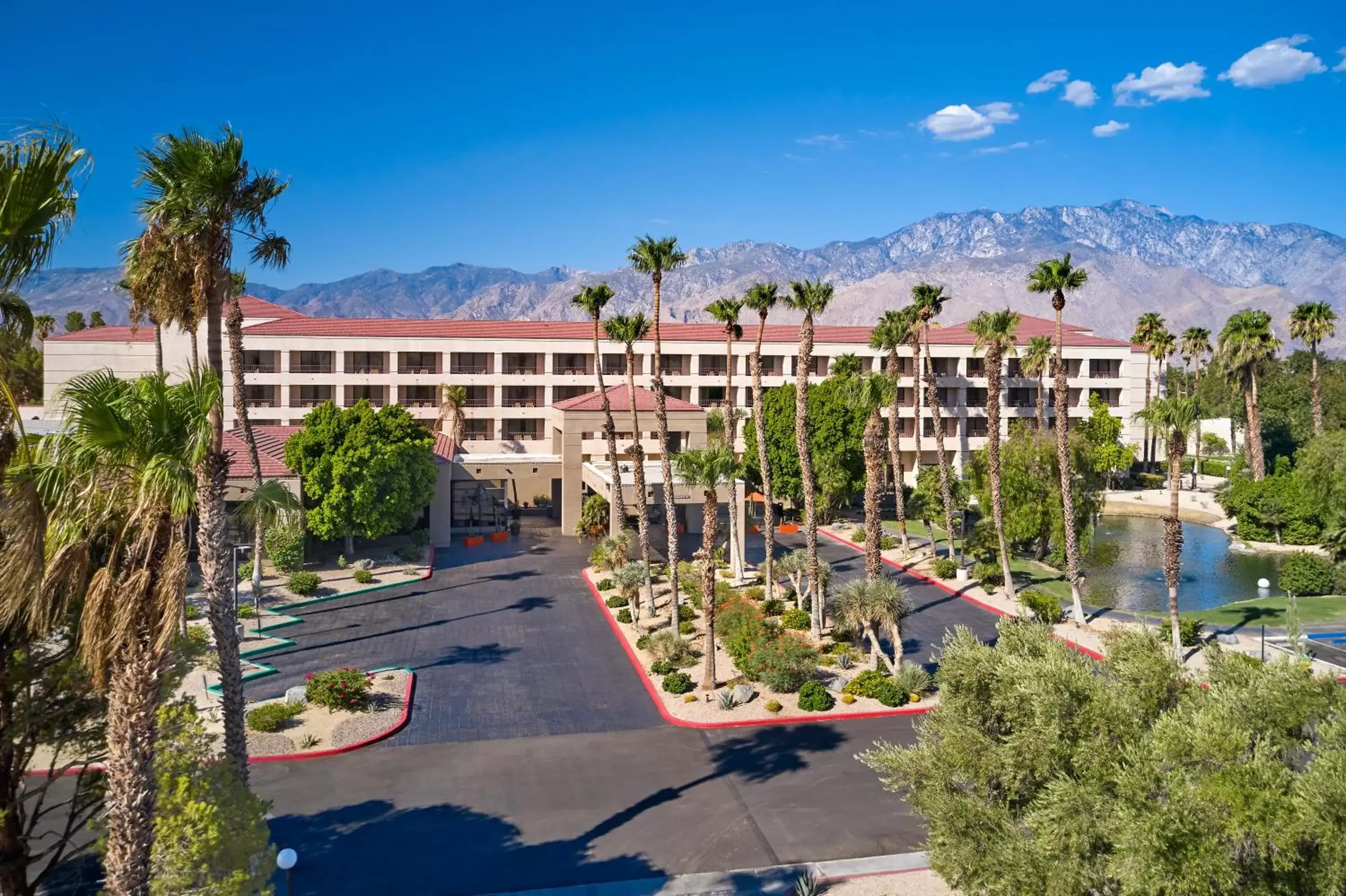 Property building in DoubleTree by Hilton Golf Resort Palm Springs