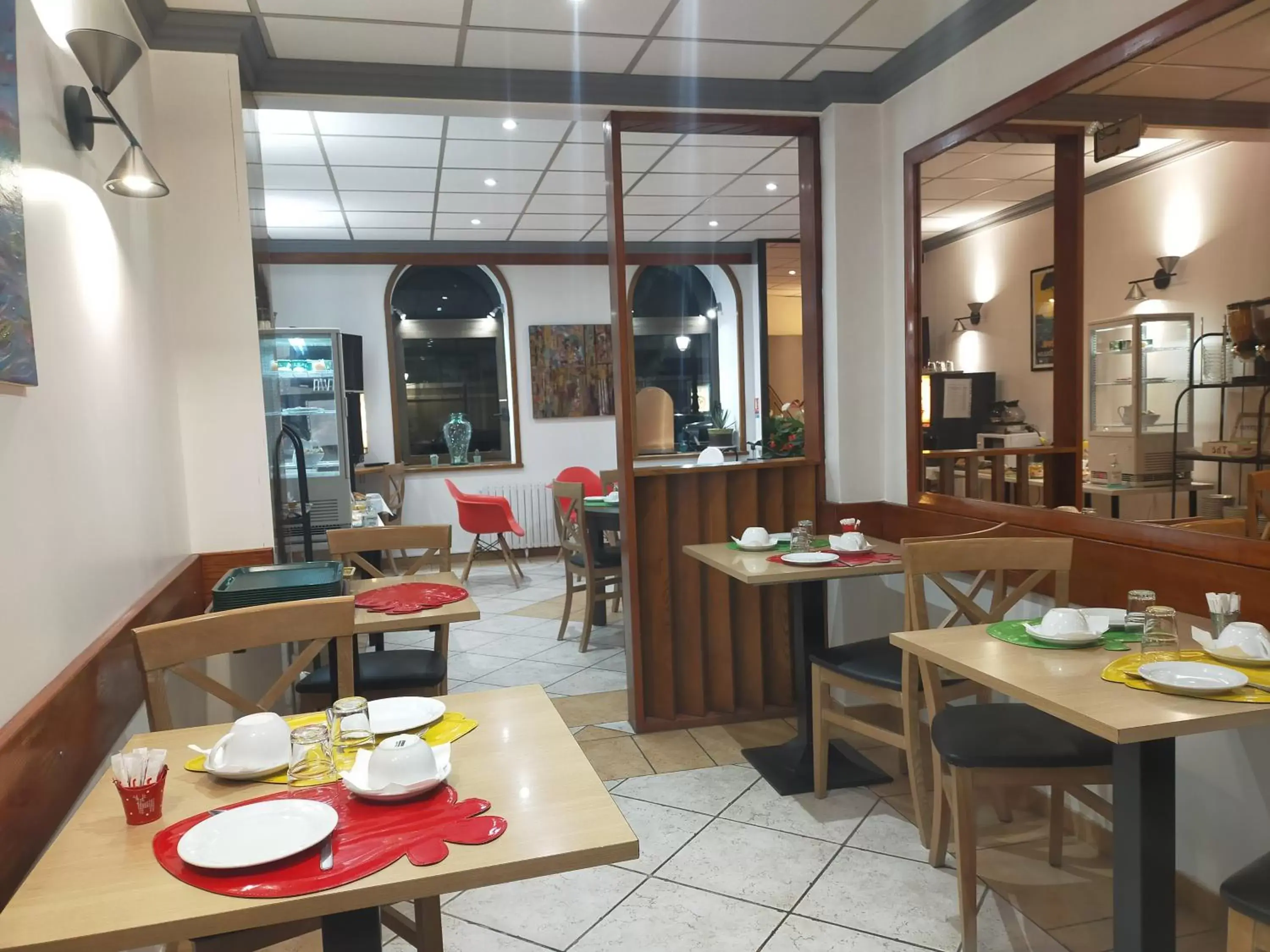 Breakfast in Au Nouvel Hôtel Breakfast in Au Nouvel Hôtel