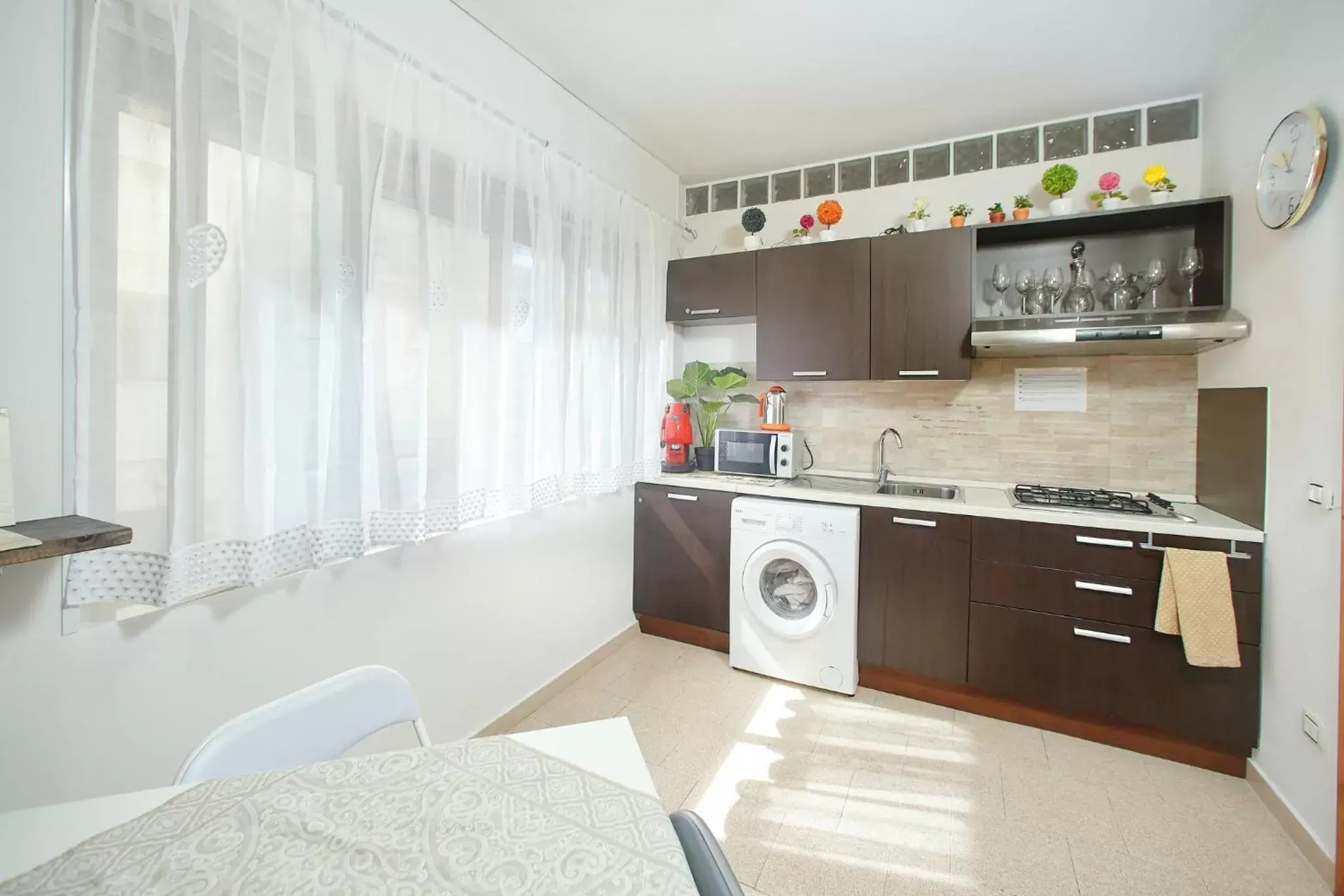 Kitchen/Kitchenette in B&B SOGNI D'ORO