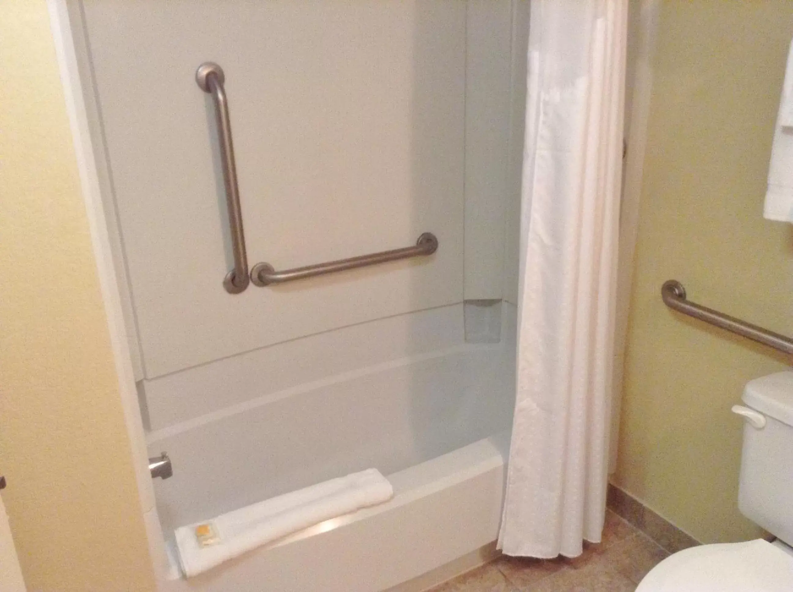 Bathroom in Holiday Inn & Suites Orlando SW - Celebration Area by IHG Bathroom in Holiday Inn & Suites Orlando SW - Celebration Area by IHG