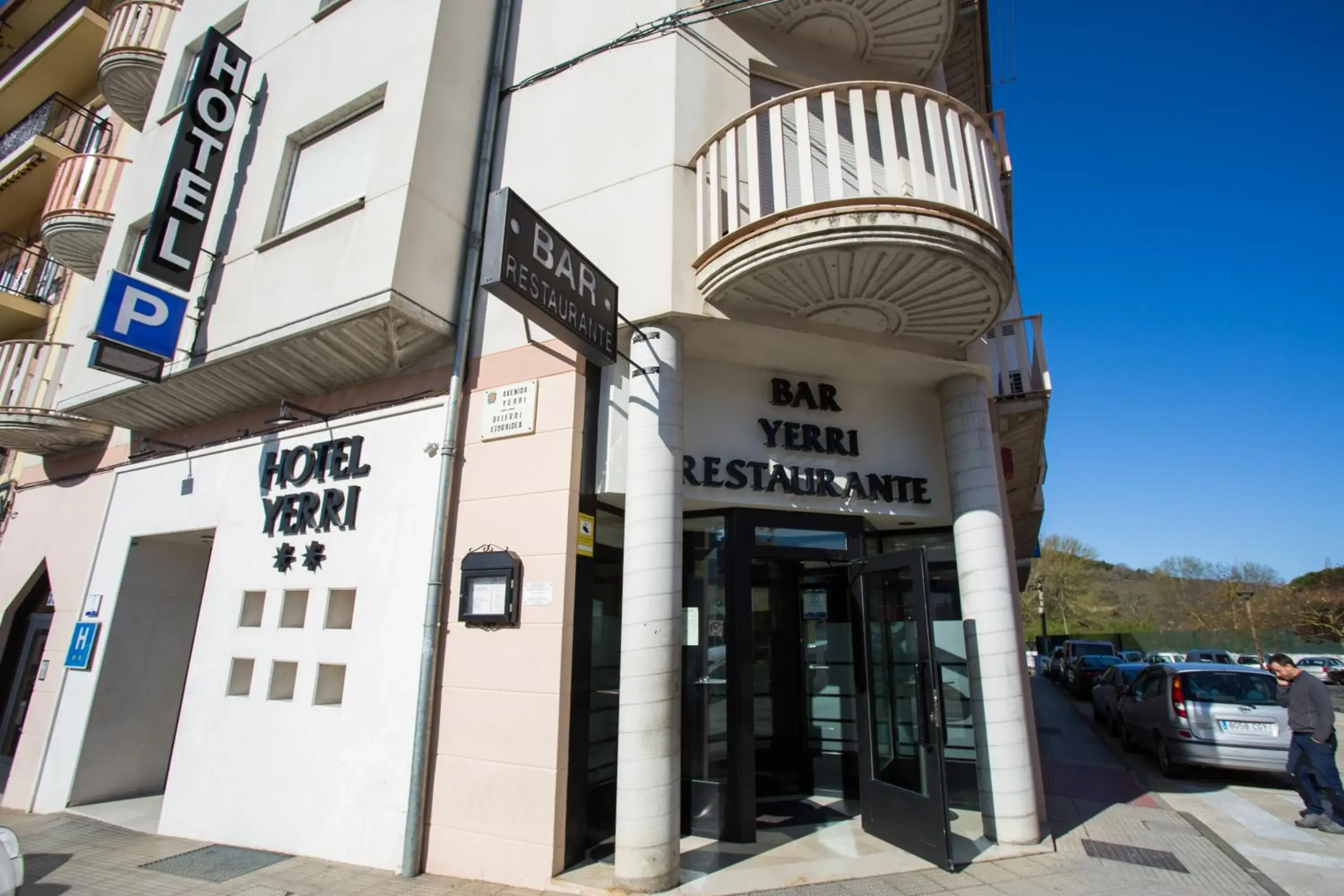 Facade/entrance, Property Building in Hotel Yerri