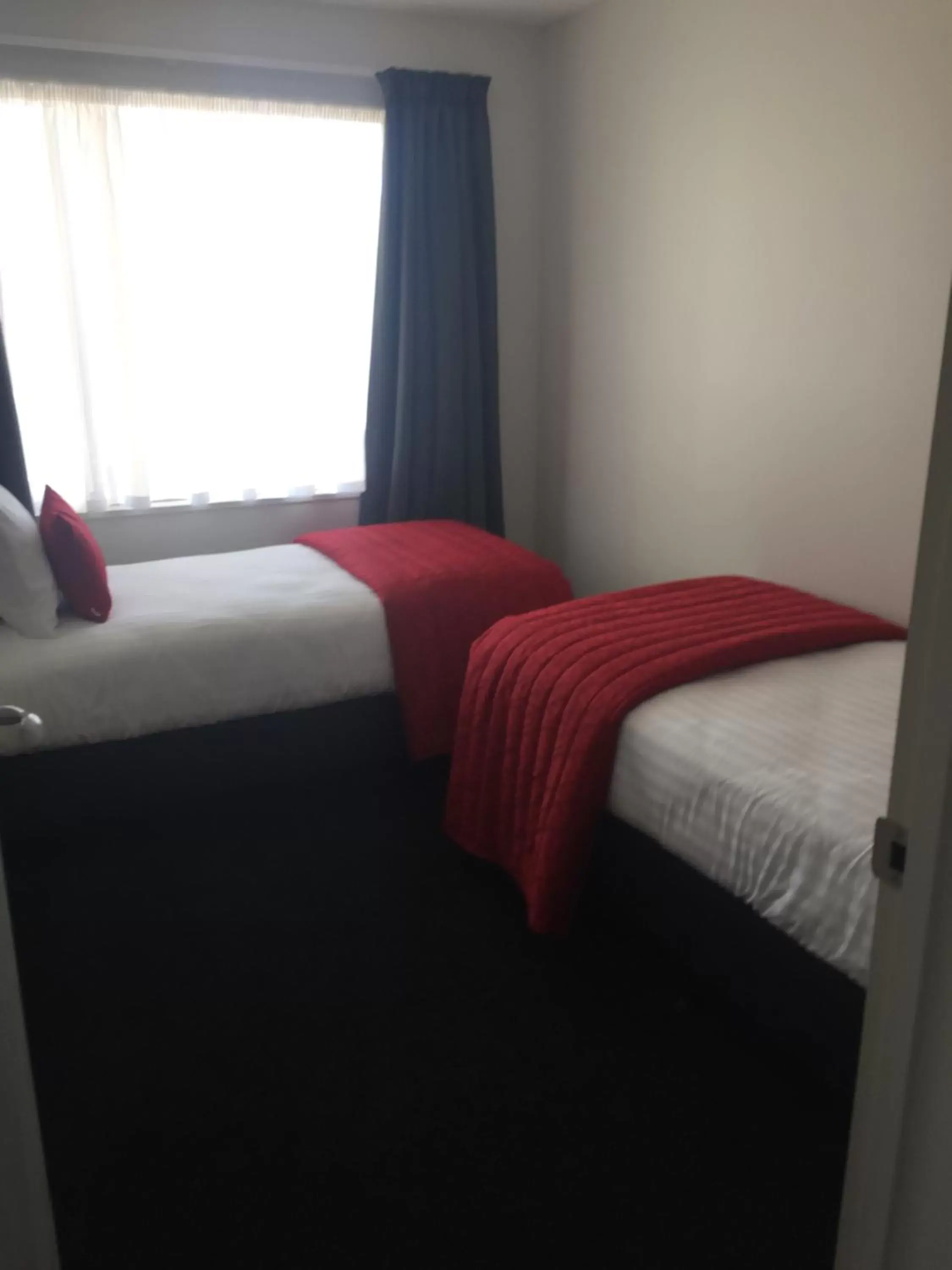 Bed in Rolleston Highway Motel