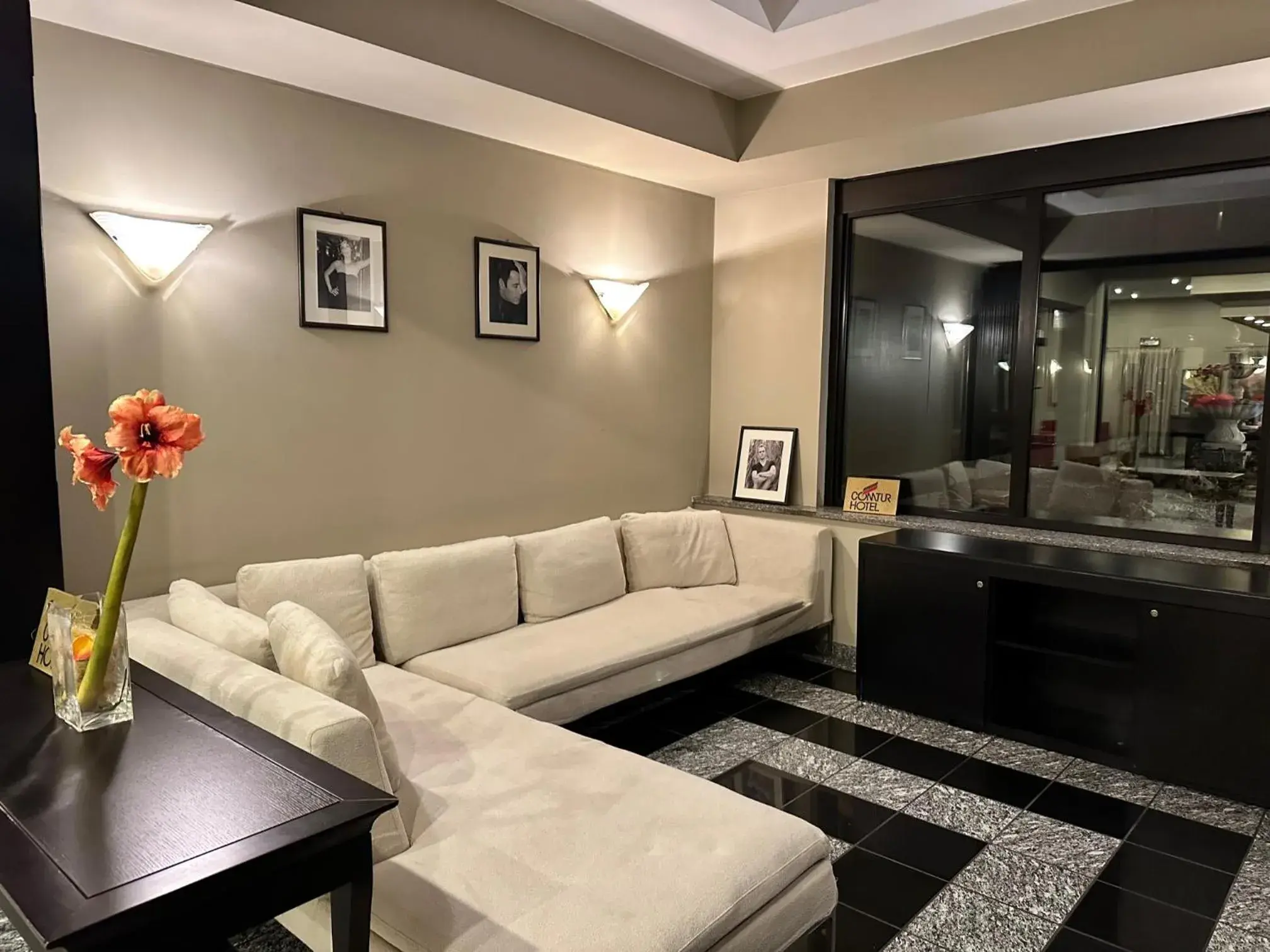 Living room in Hotel Comtur Living room in Hotel Comtur