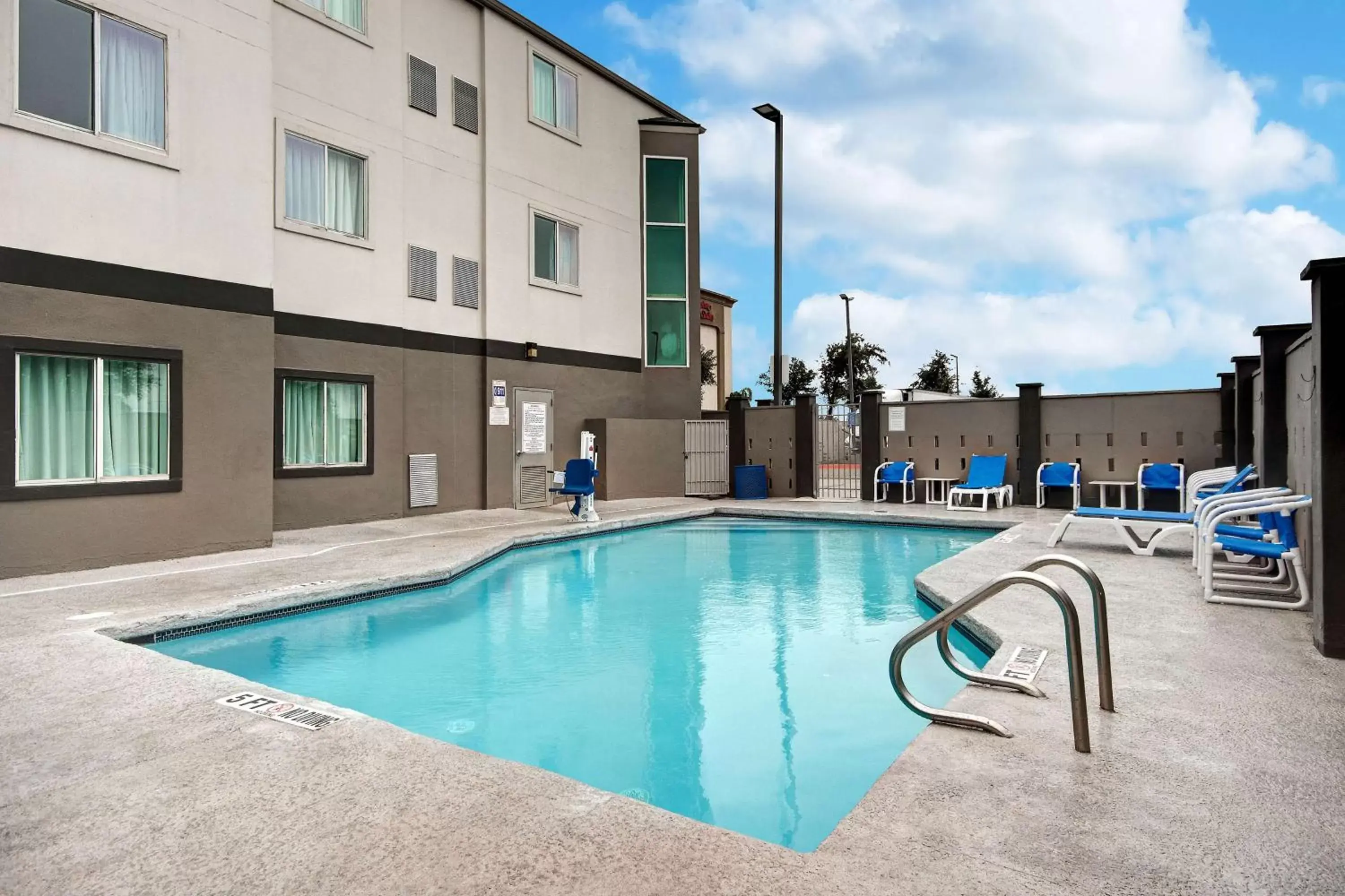 Pool view, Swimming Pool in Motel 6-Pharr, TX