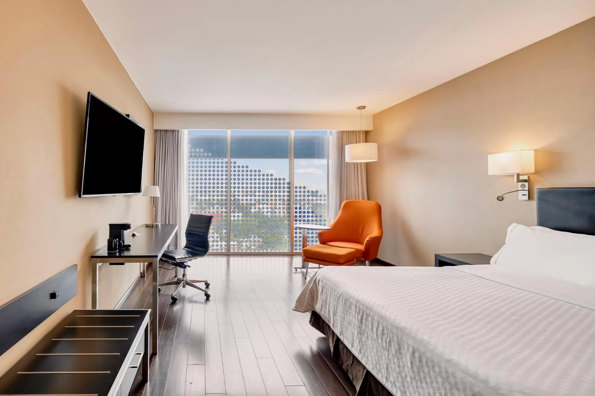 Photo of the whole room, Bed in Fiesta Inn Insurgentes Viaducto