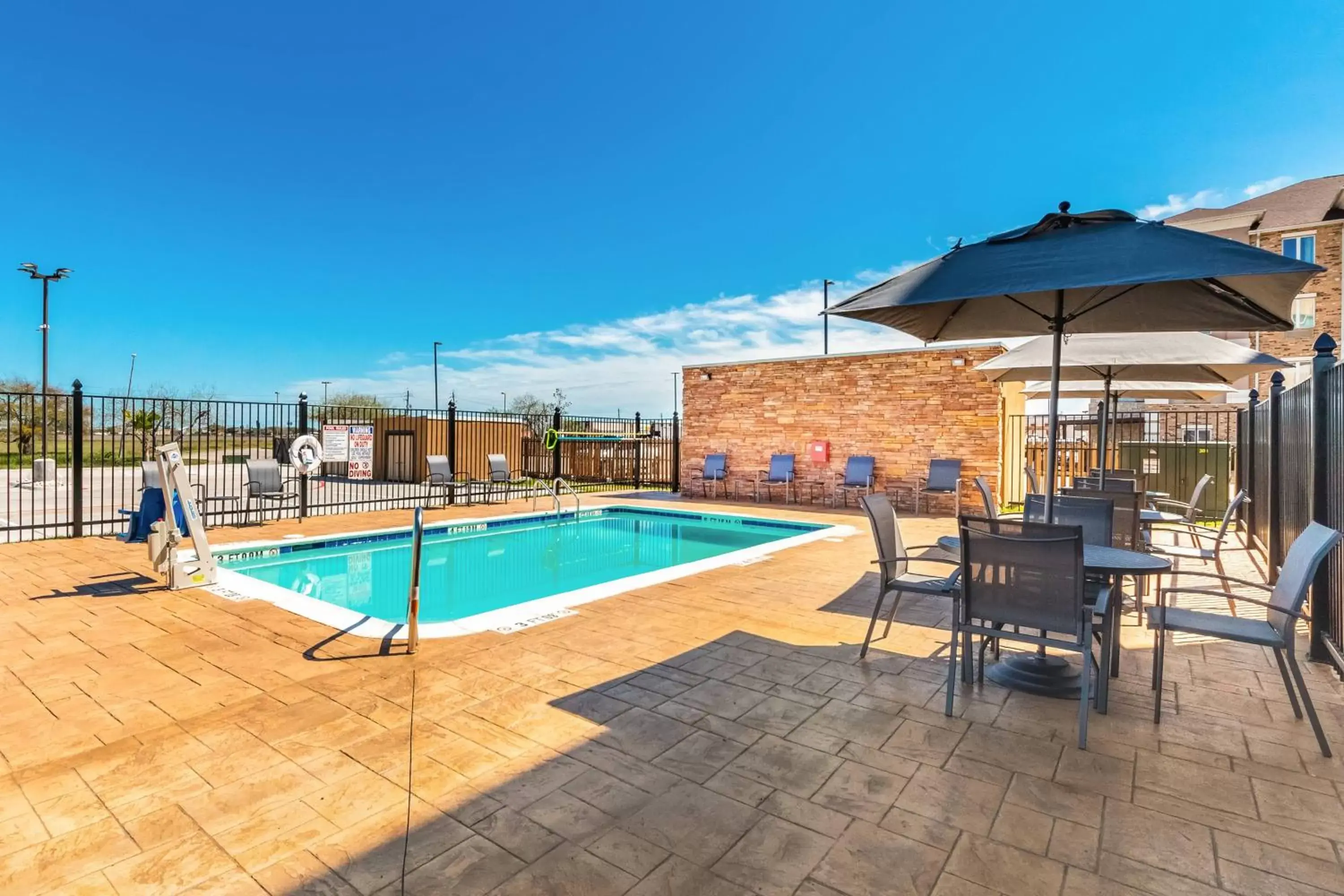Swimming Pool in Fairfield Inn & Suites by Marriott Corpus Christi Central