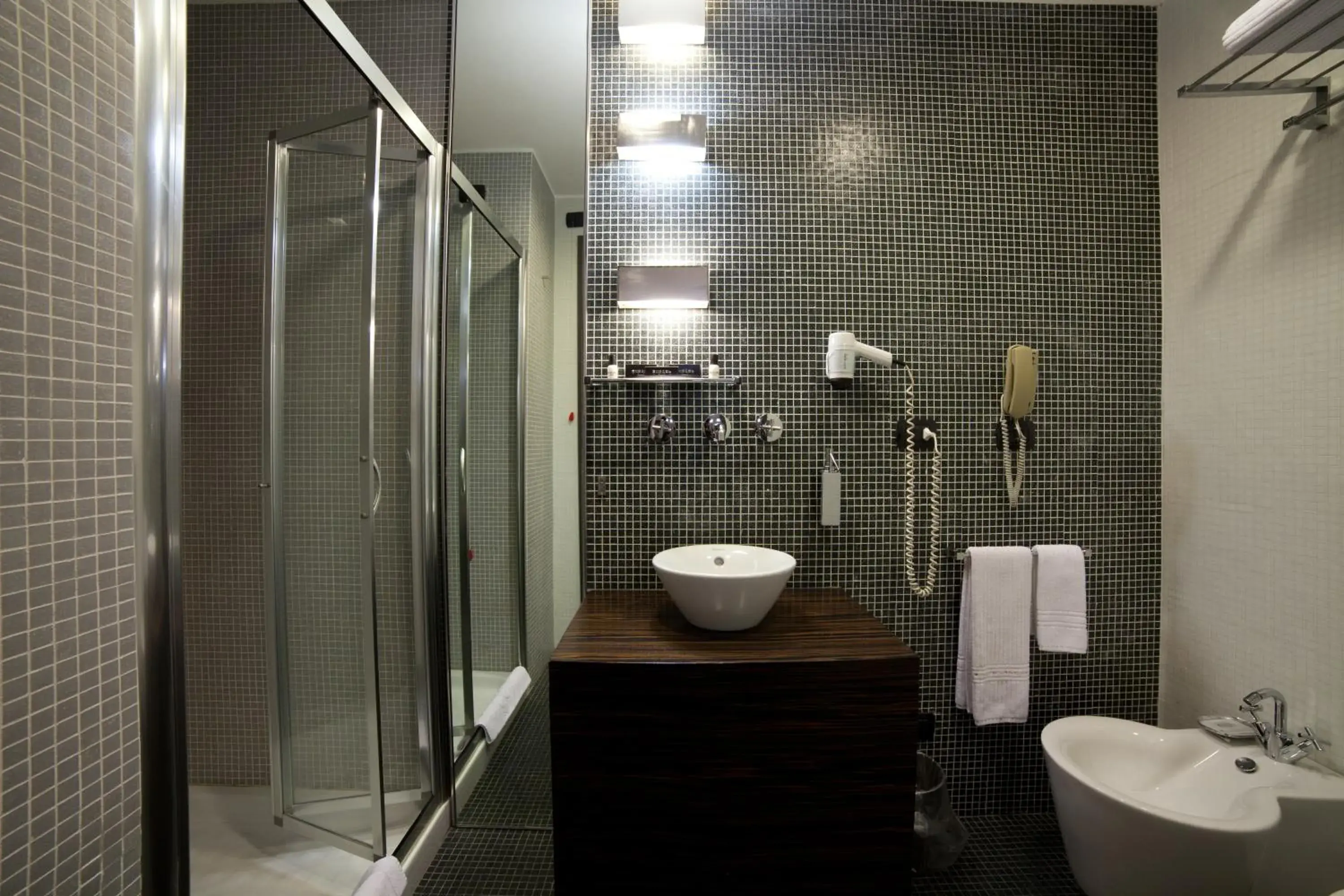 Bathroom in Hotel Ancora