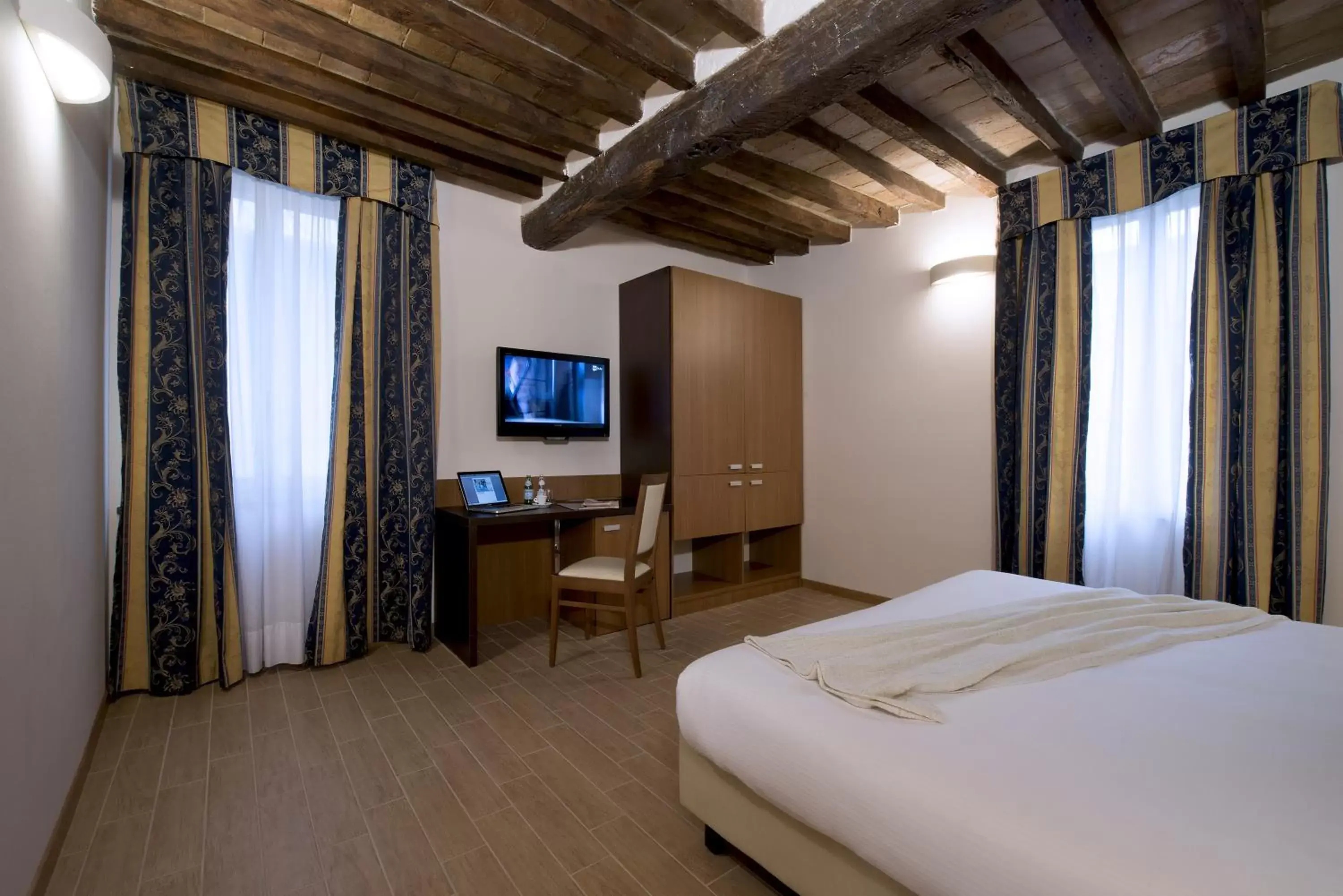 Photo of the whole room, Bed in CDH Hotel Villa Ducale