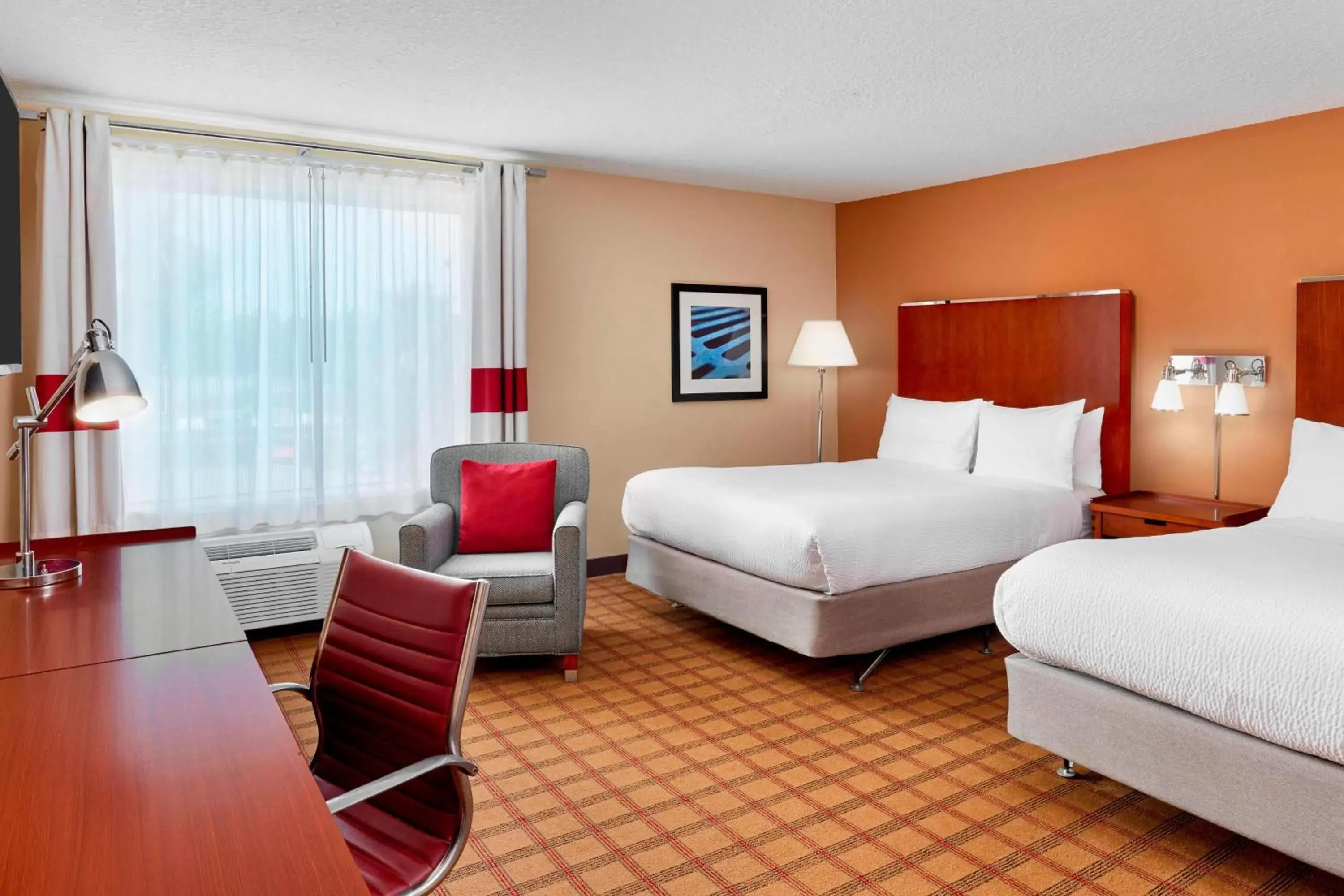 Photo of the whole room in Four Points by Sheraton Jacksonville Baymeadows