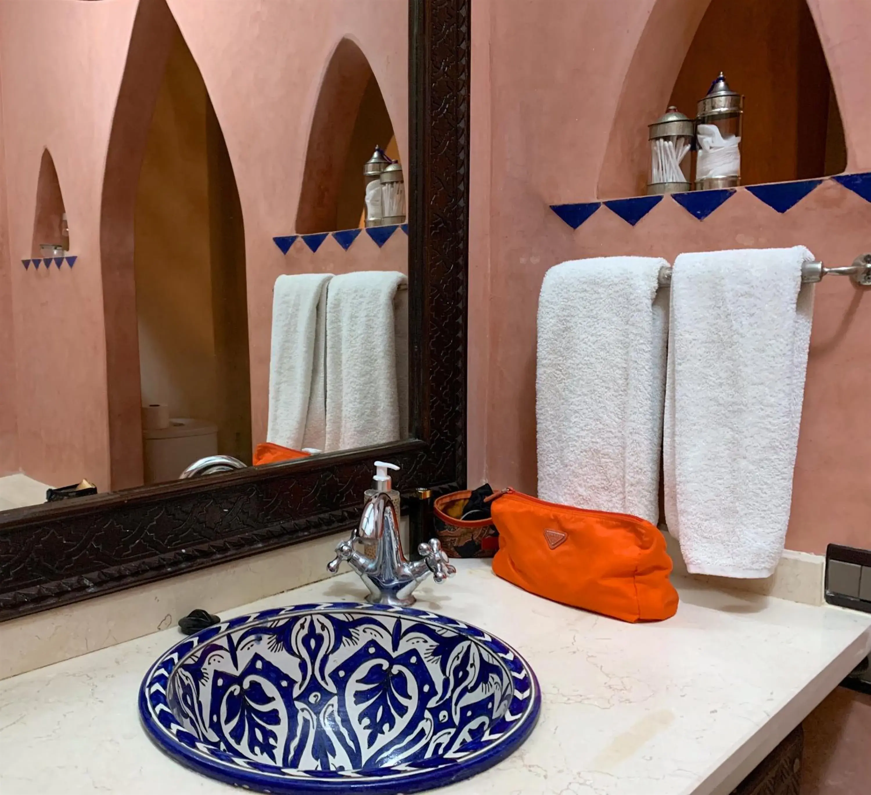 Bathroom, Bed in Riad 58 Blu