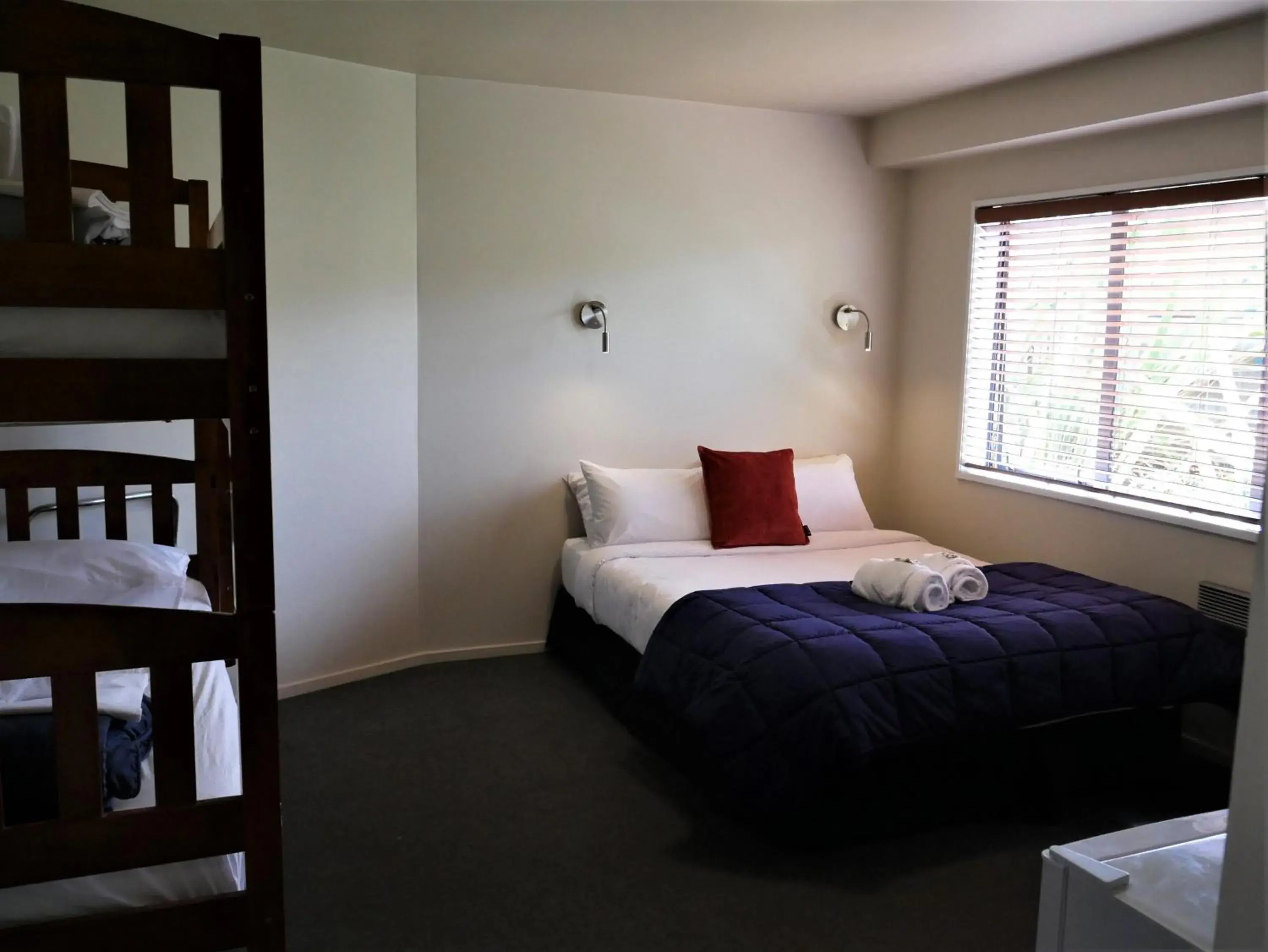 Photo of the whole room, Bed in Kaiteri Lodge