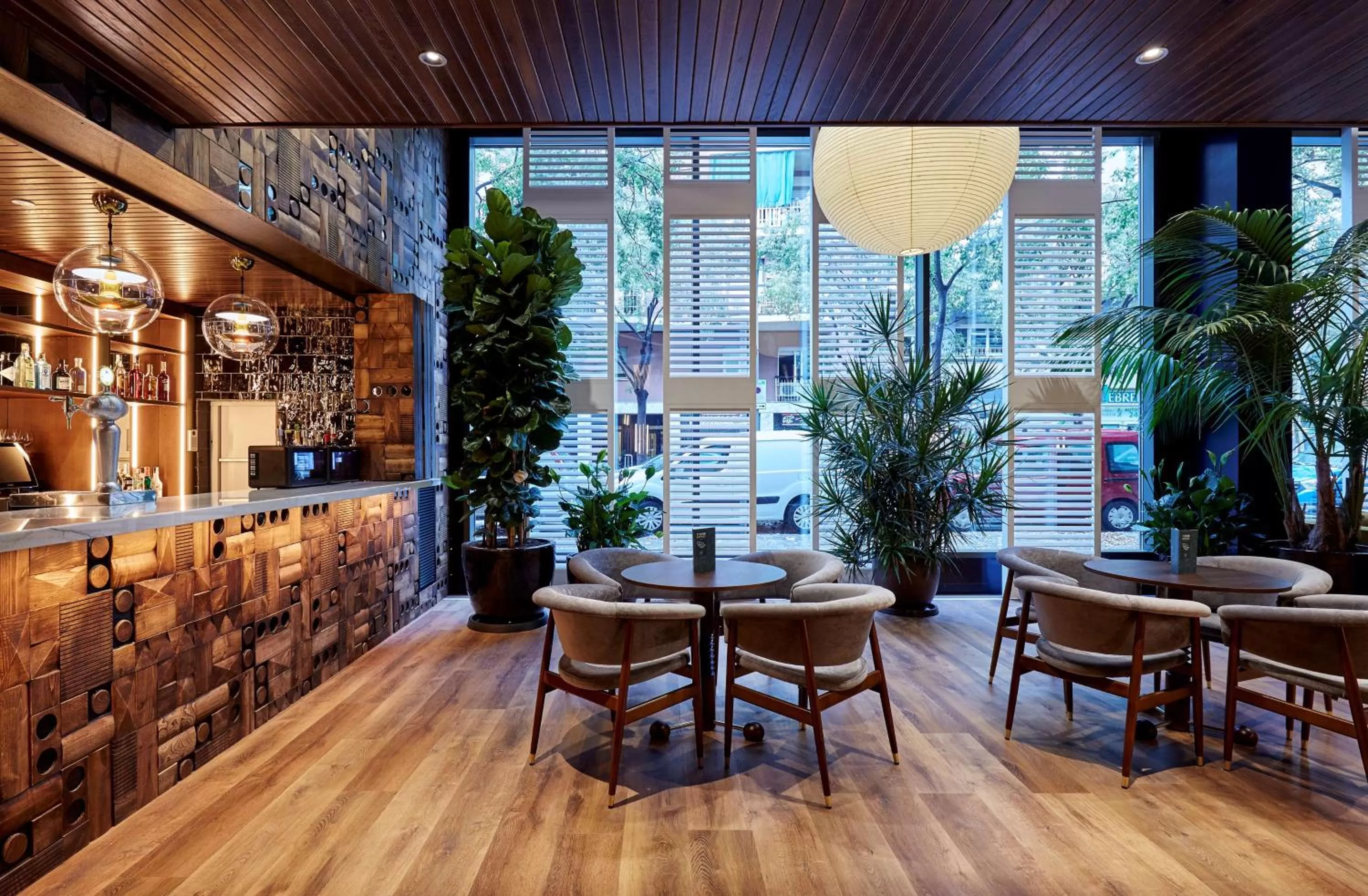 Lounge or bar in Radisson Blu 1882 Hotel, Barcelona Sagrada Familia