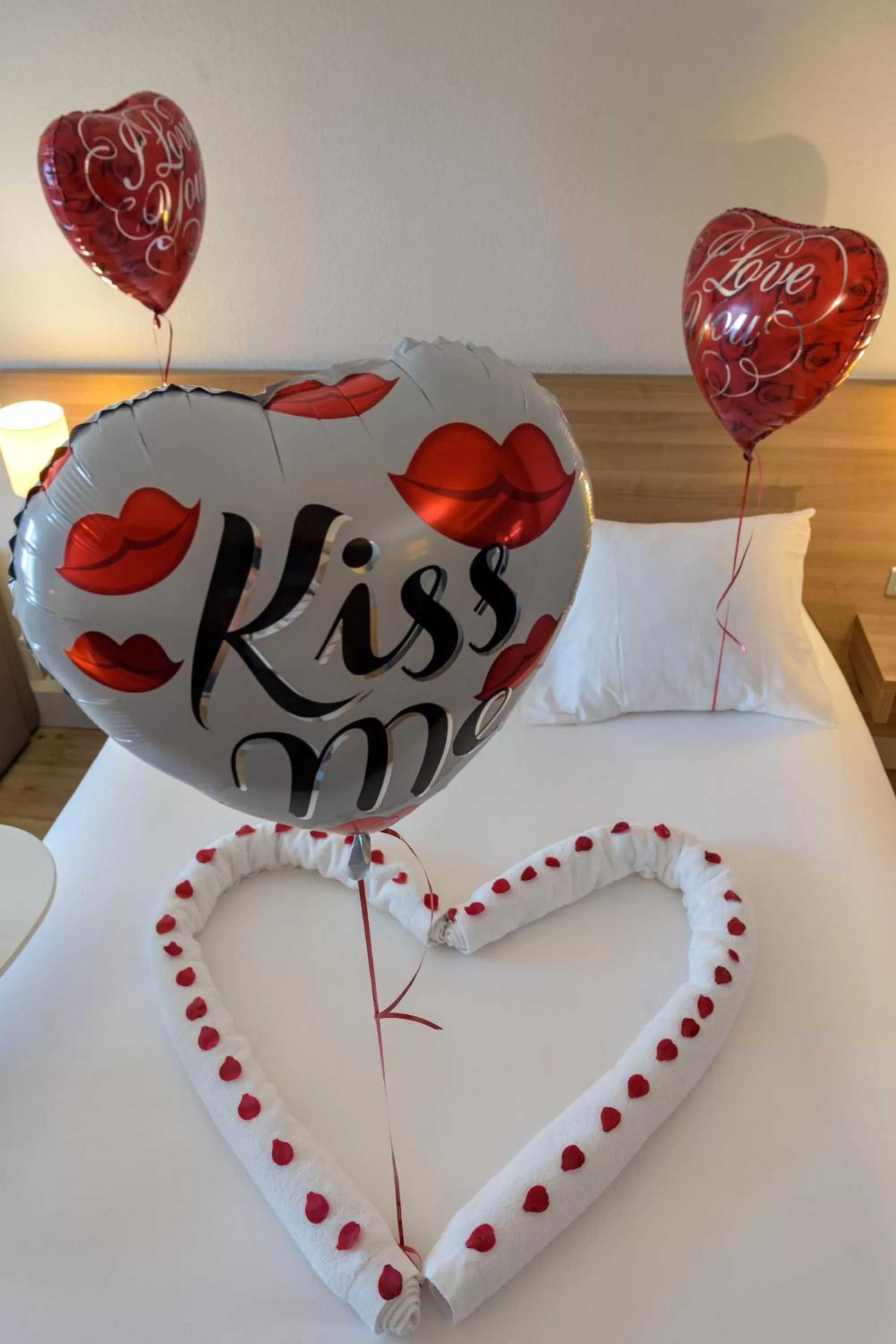 Decorative detail, Bed in Best Western Plus Ajaccio Amirauté