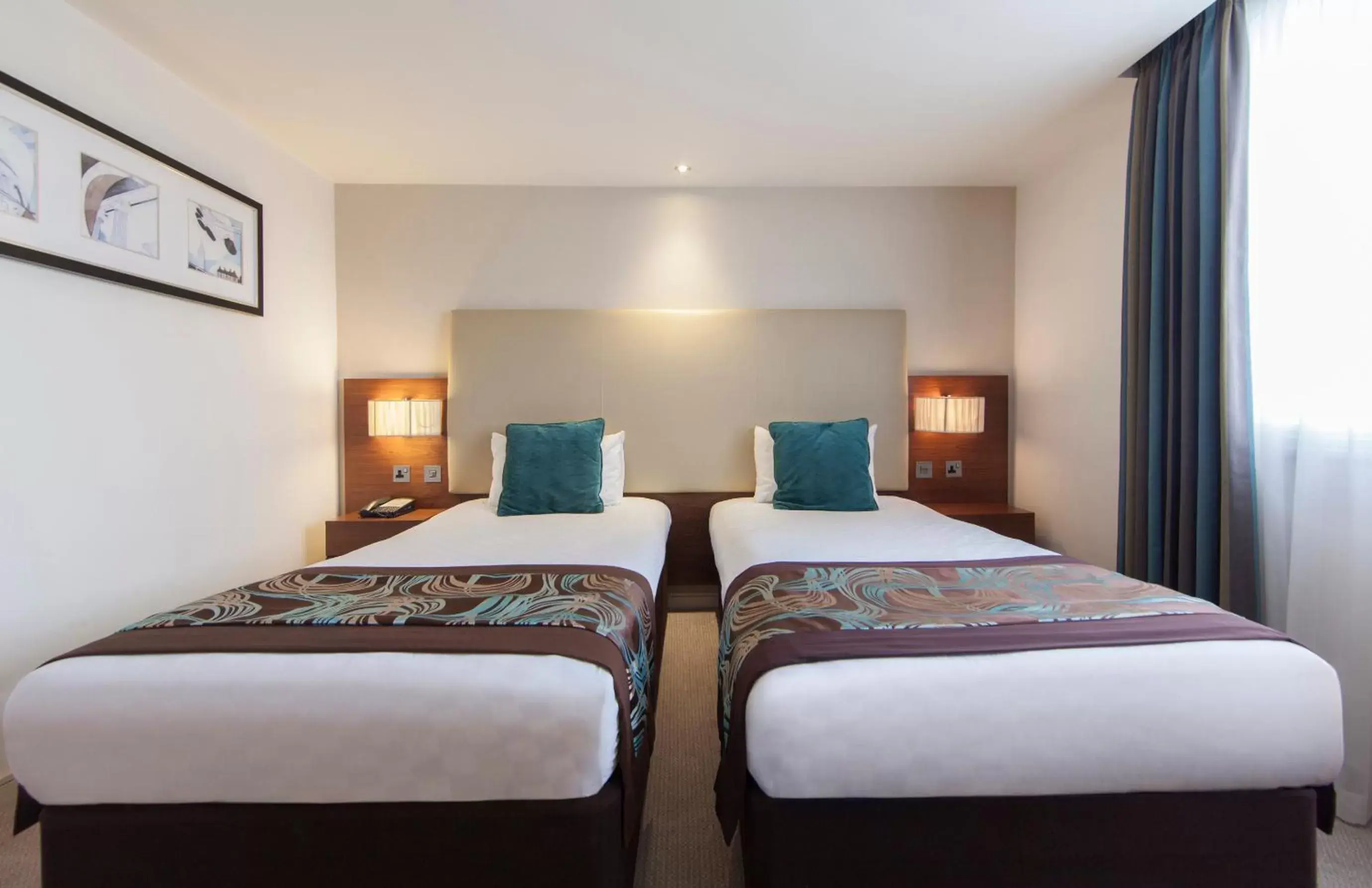 Bed, Room Photo in Thistle Trafalgar Square