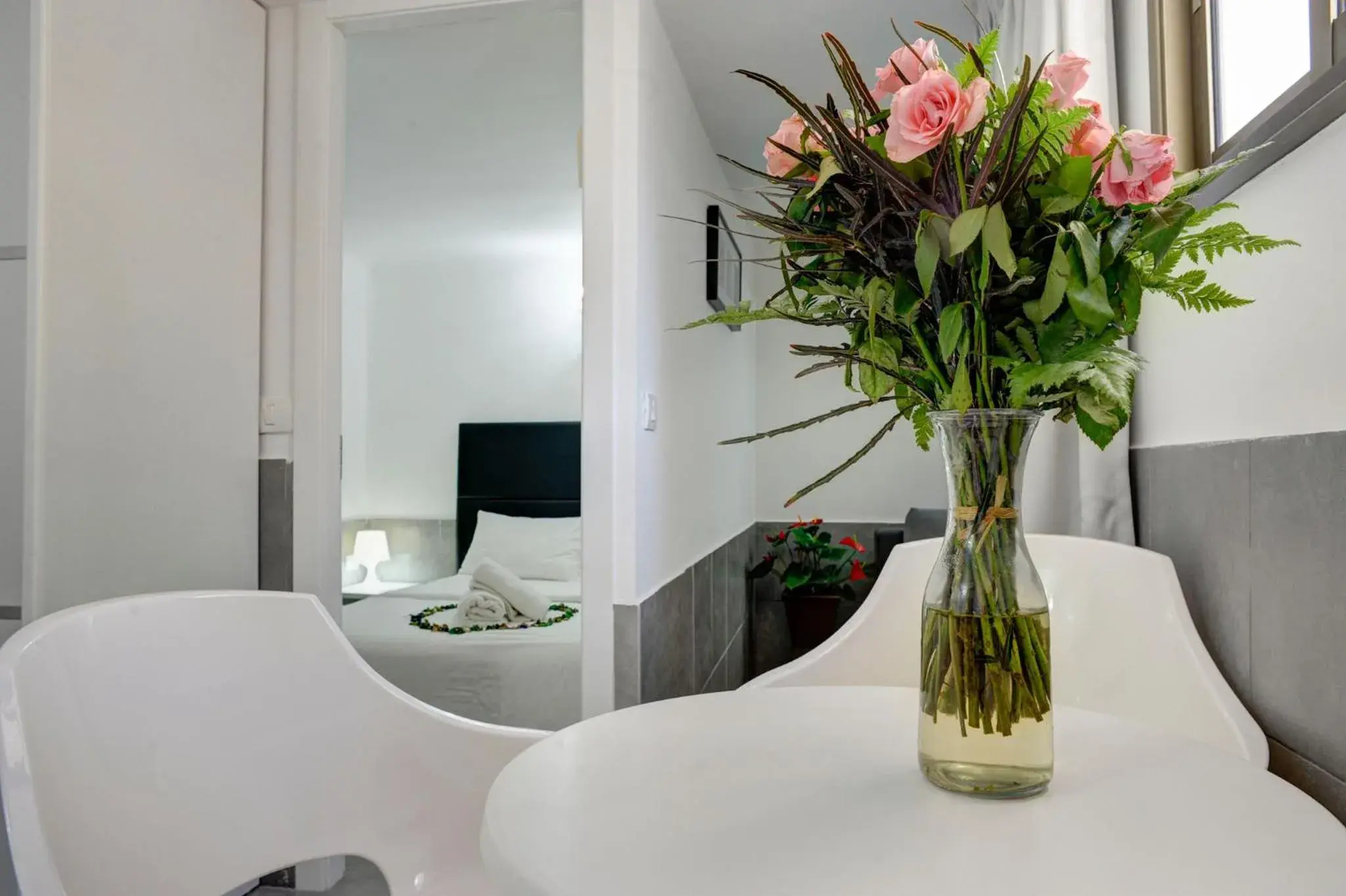 Dining area, TV/Entertainment Center in Liber Tel Aviv Sea Shore Suites