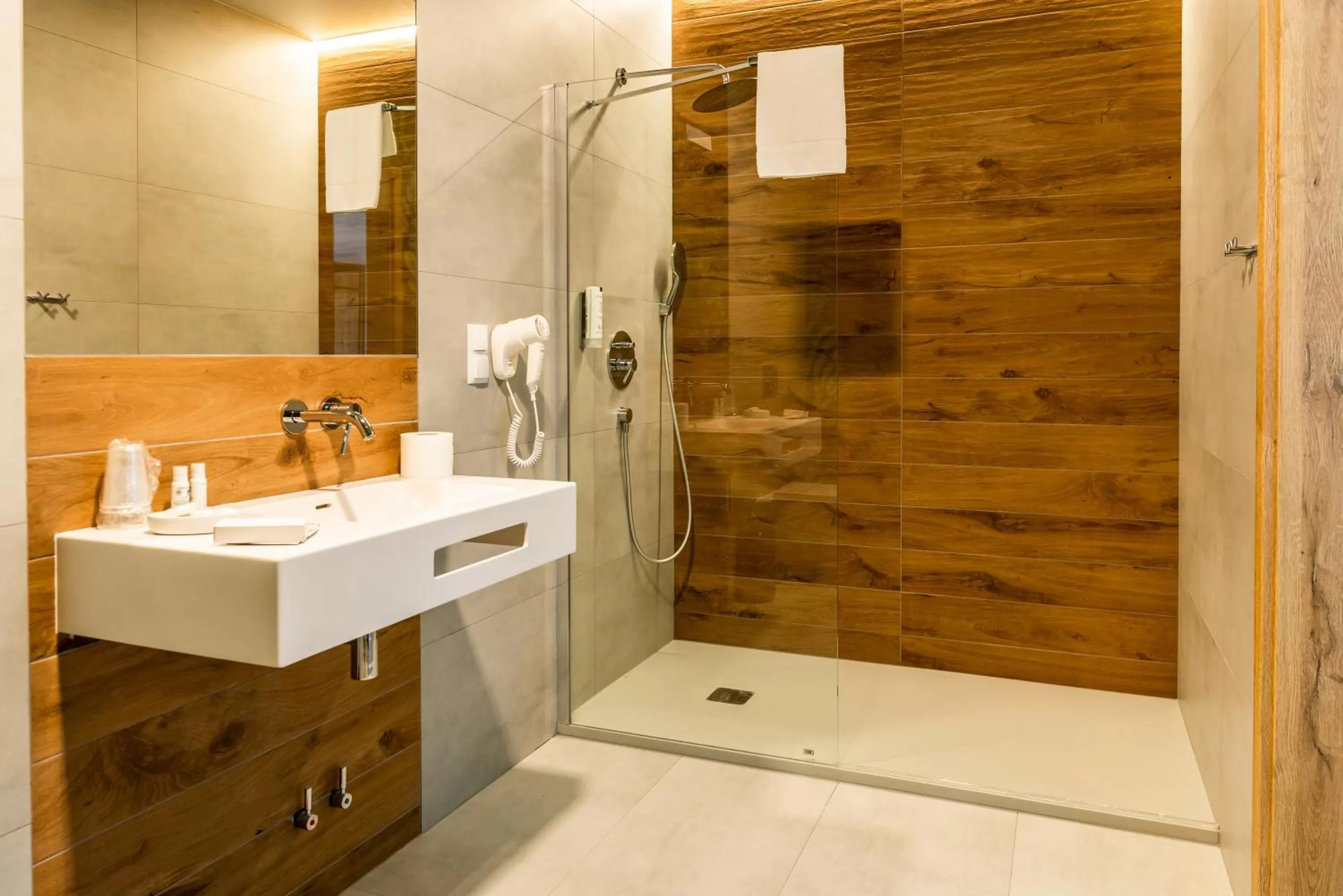 Two-Bedroom Apartment in FOLGA - Hotel, Restauracja, Browar, SPA