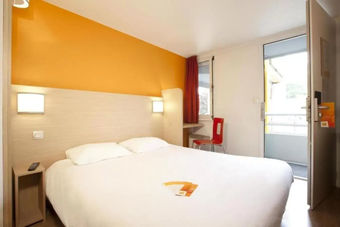 Bedroom, Bed in Premiere Classe Tours Sud - Joue Les Tours